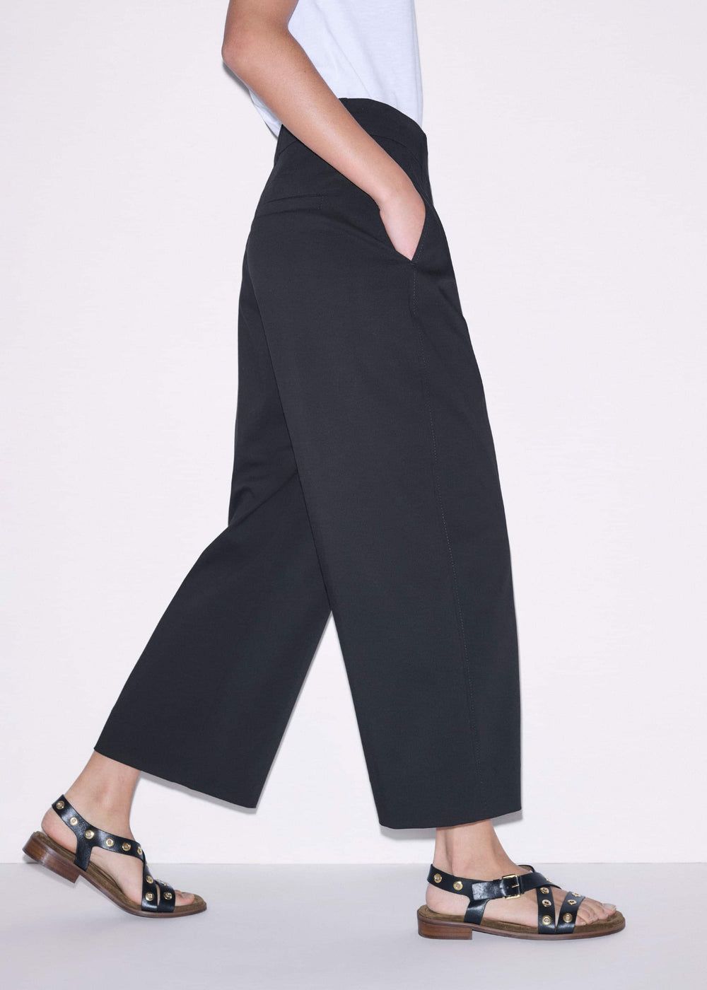 Black Straight Crop Pleat Front Pant meandem