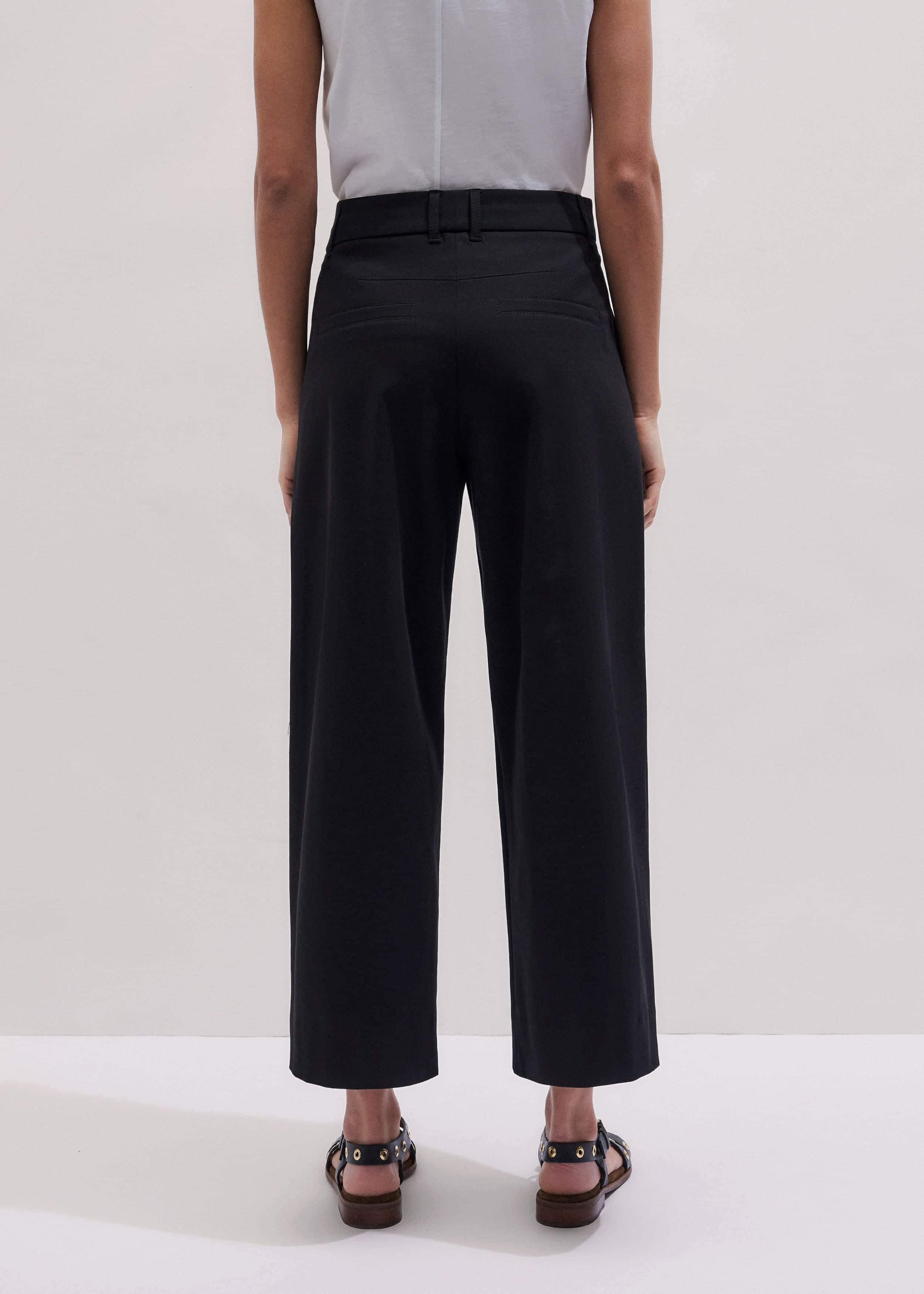 Black Straight Crop Pleat Front Pant meandem
