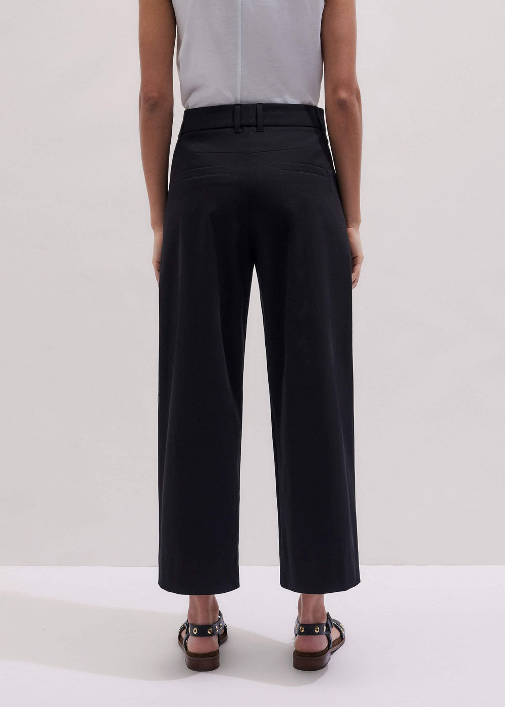Black Straight Crop Pleat Front Pant meandem