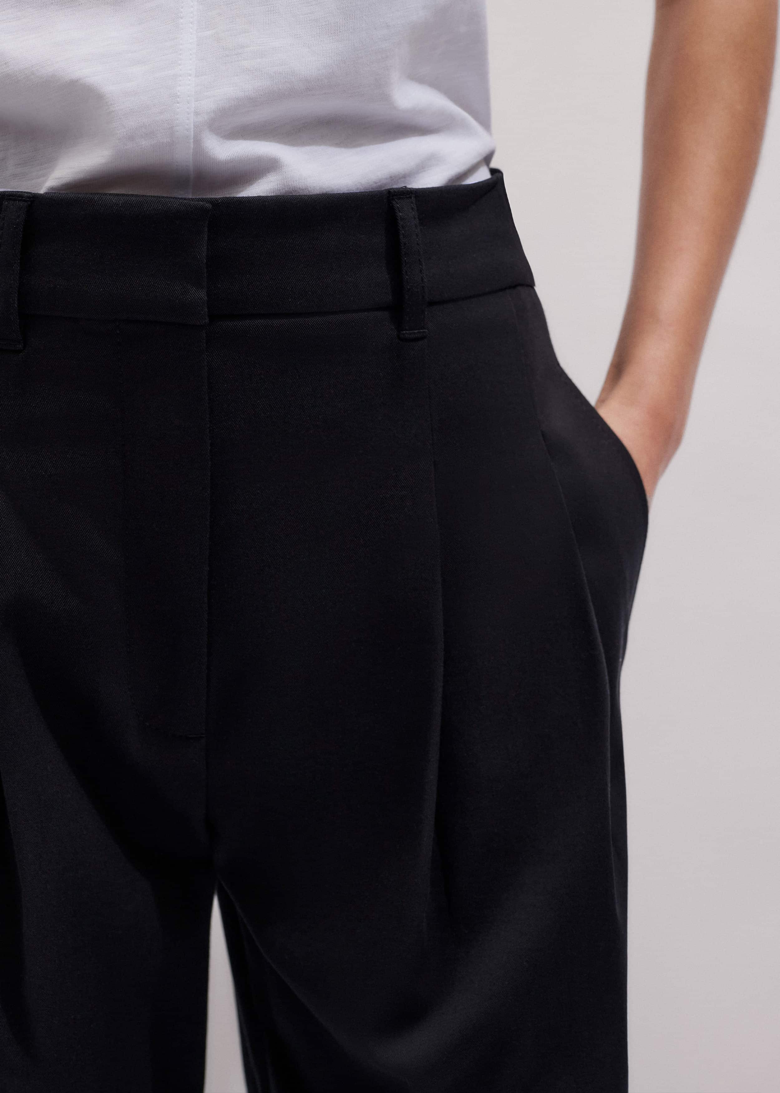 Black Straight Crop Pleat Front Pant meandem