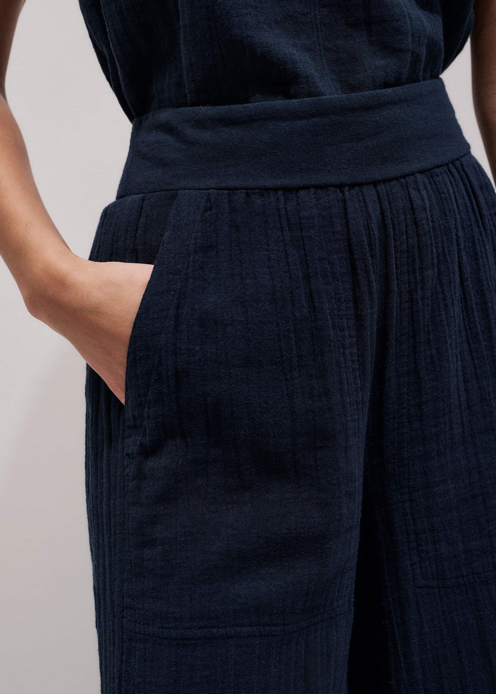 Navy Cheesecloth Cropped Wide-Leg Pant meandem
