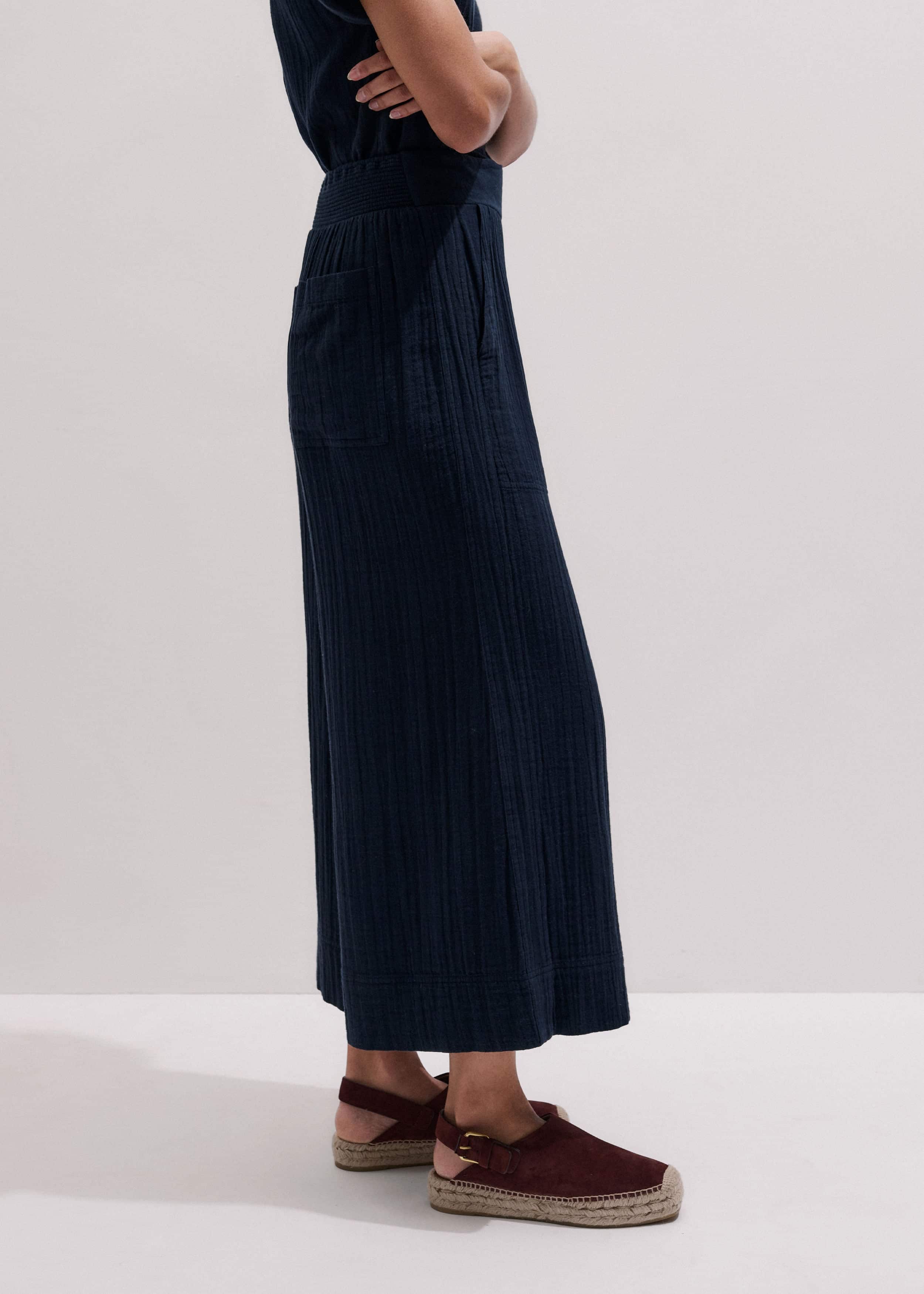 Navy Cheesecloth Cropped Wide-Leg Pant meandem