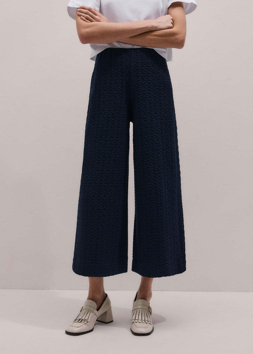Navy Curling Cross Jacquard Cropped Pant meandem