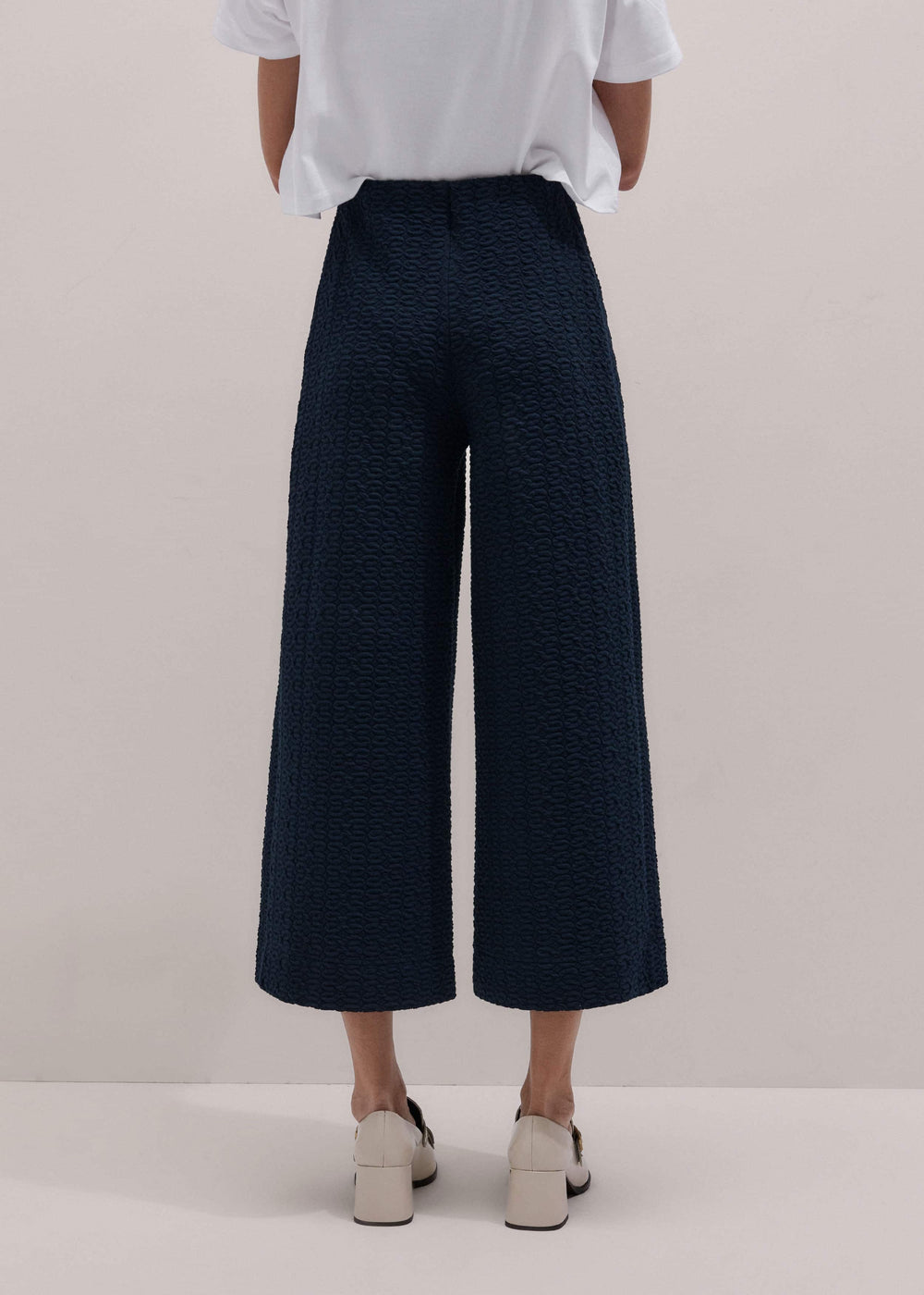 Navy Curling Cross Jacquard Cropped Pant meandem