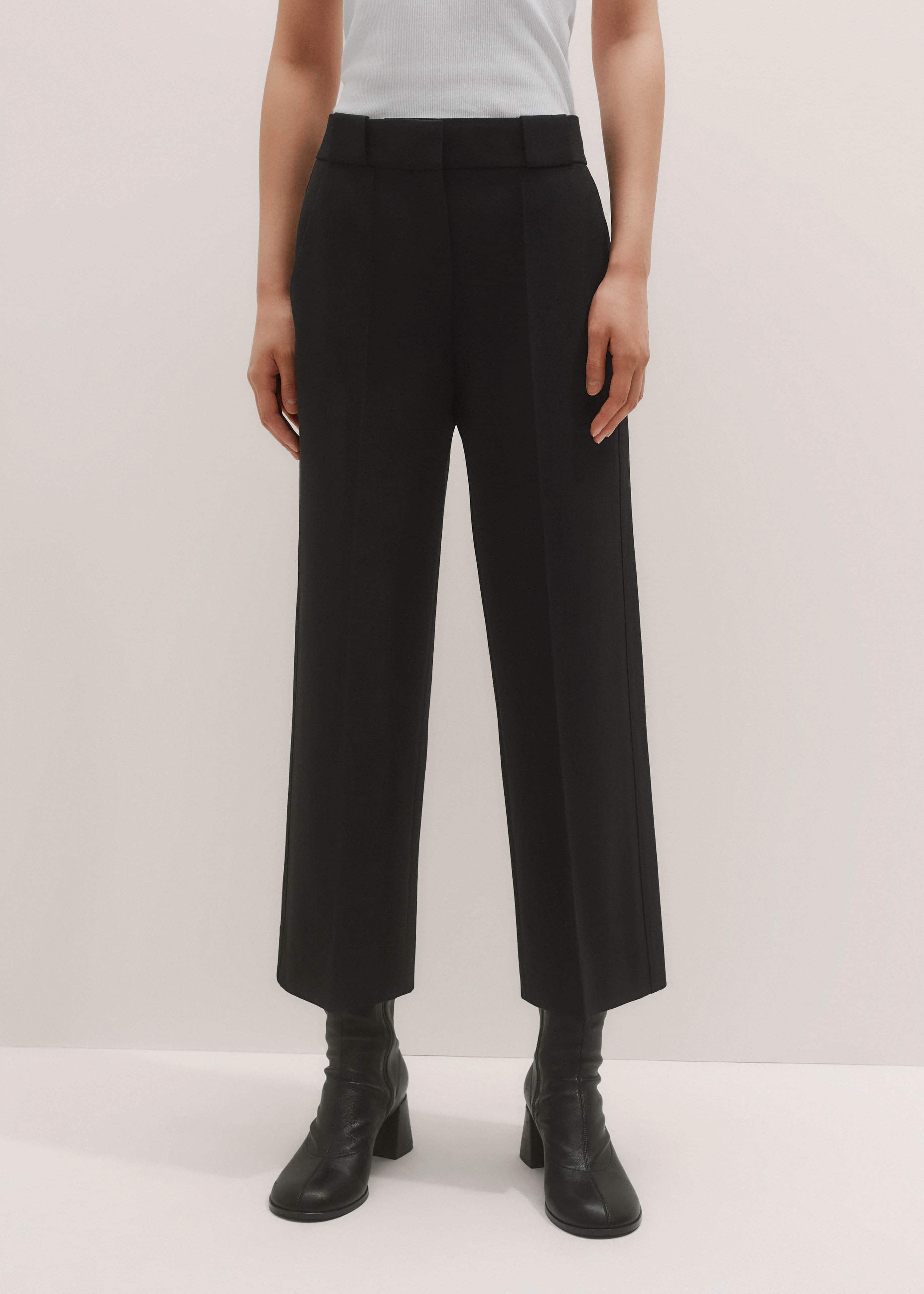 Black Straight Crop Pant meandem