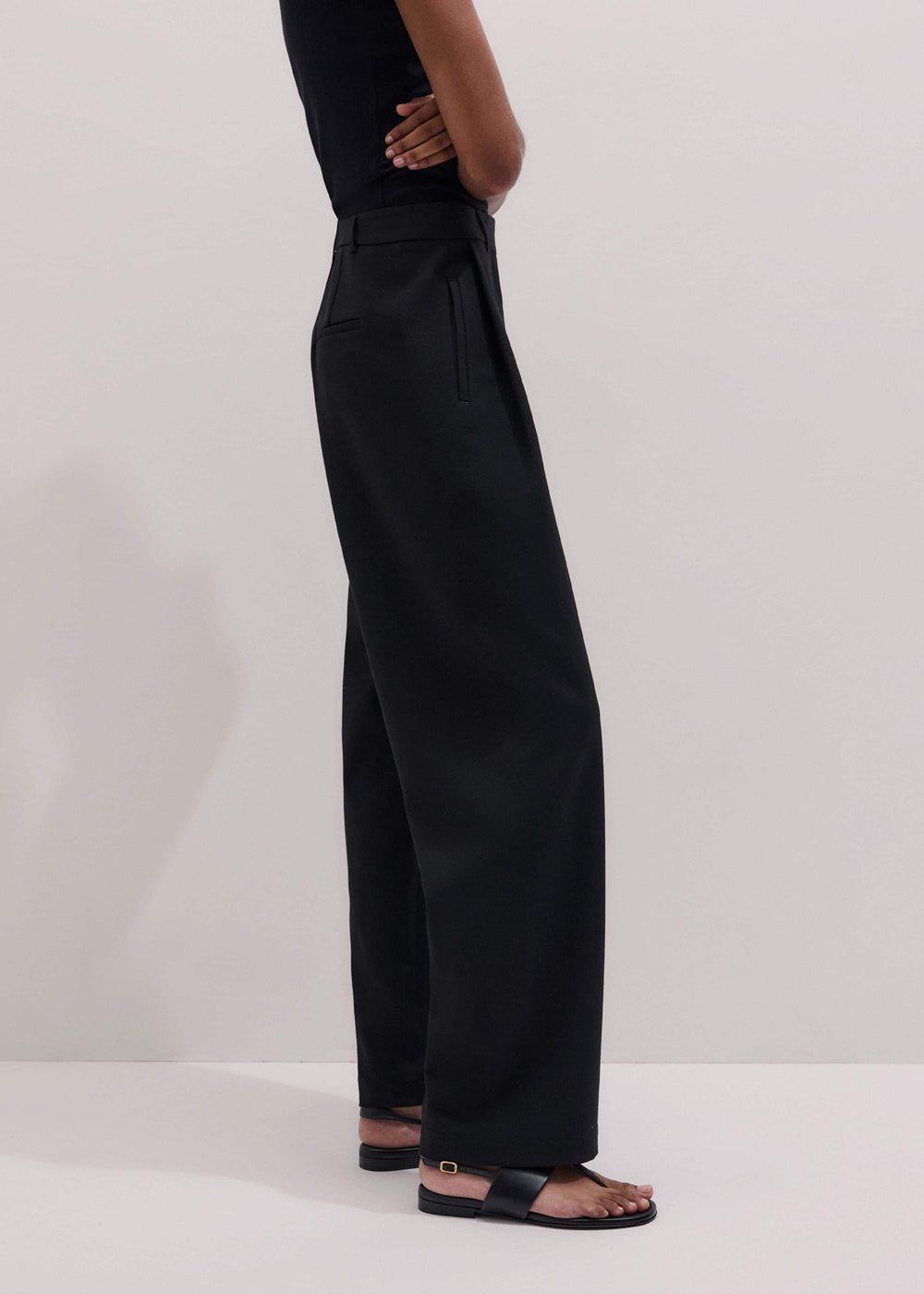 Black Clever Tapered Pant meandem