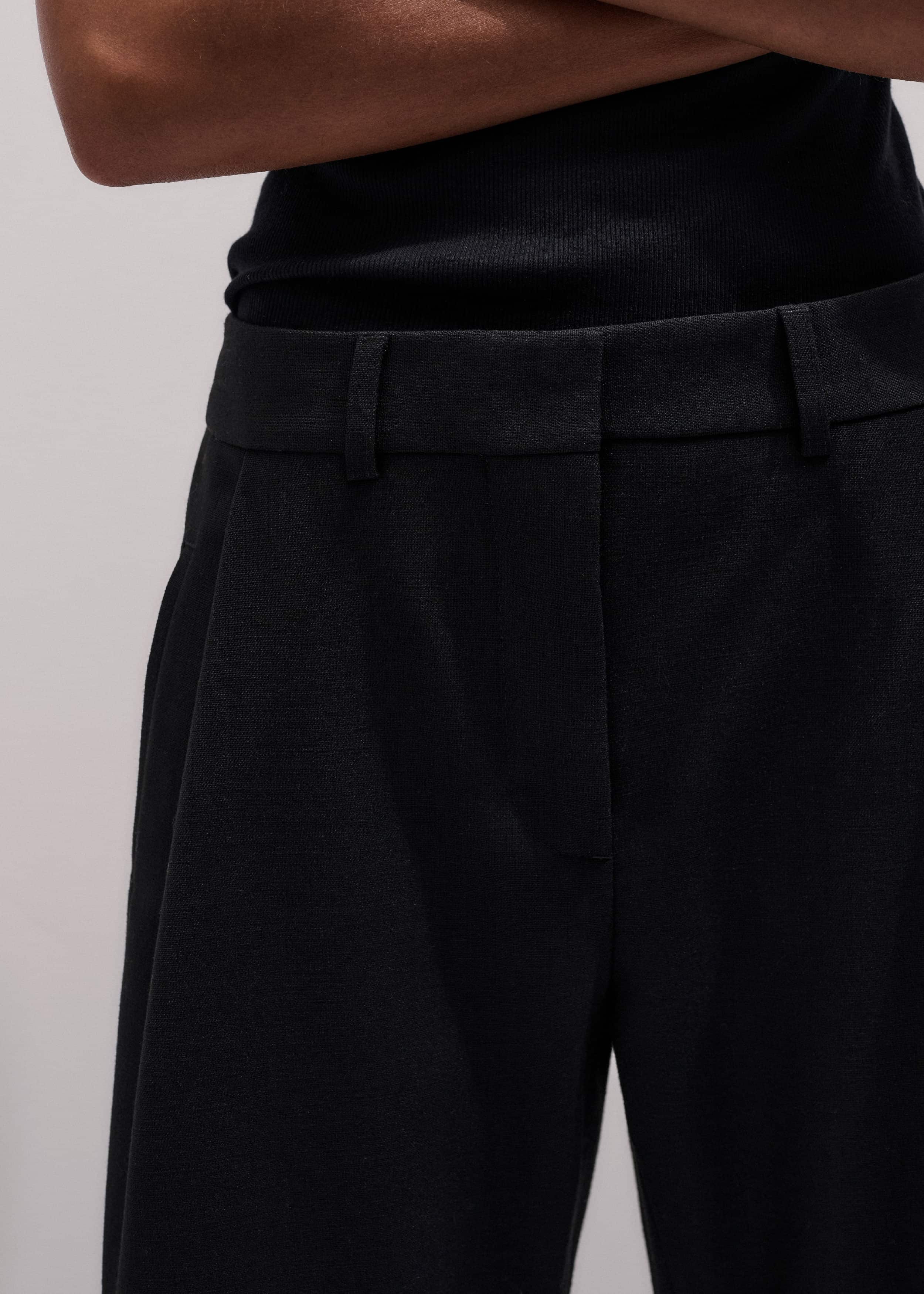 Black Clever Tapered Pant meandem