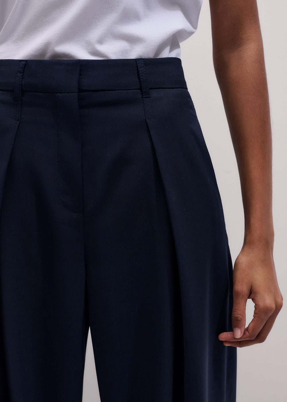 Navy Extreme Taper Pant meandem