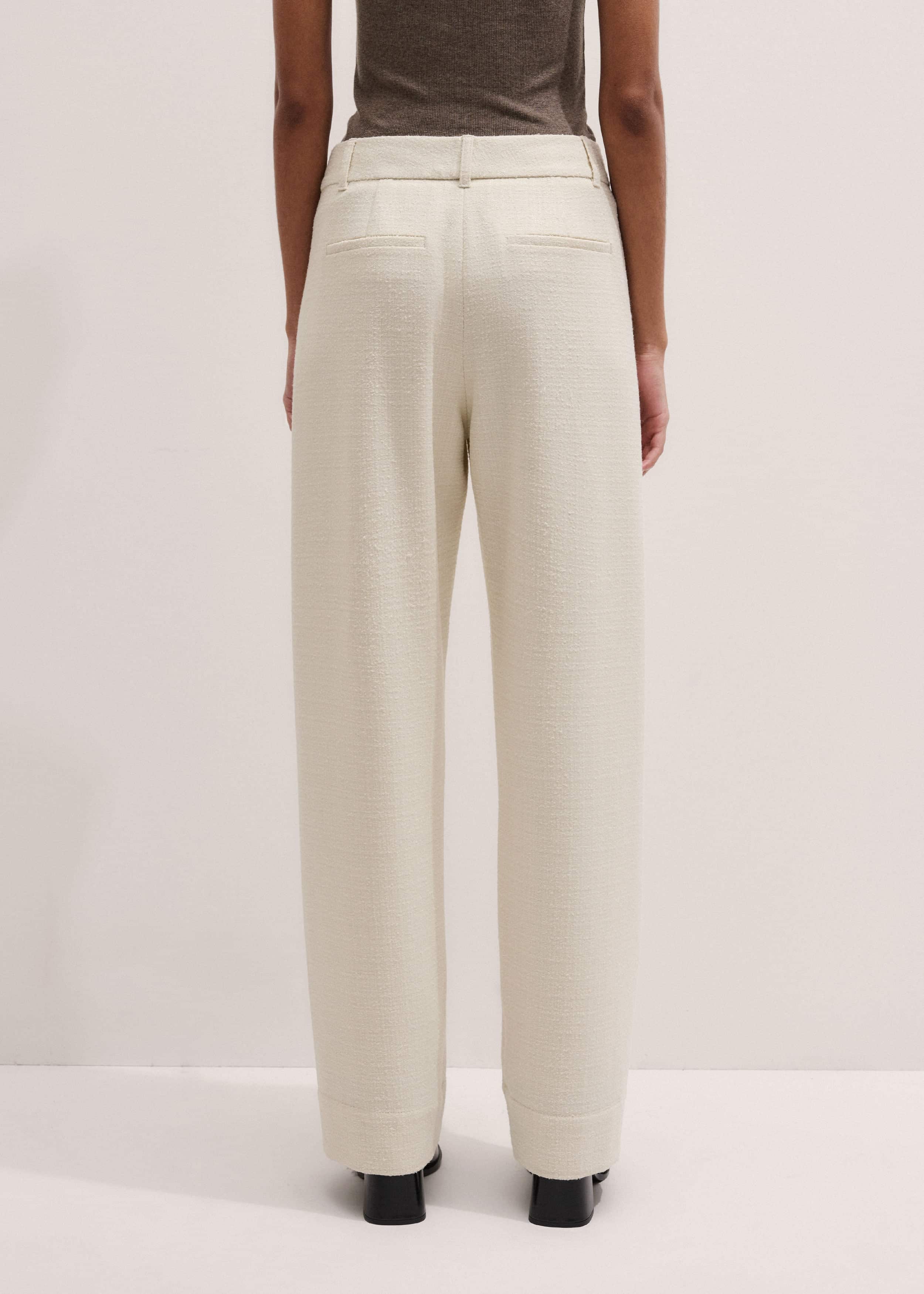 Ivory Clever Tapered Pant meandem