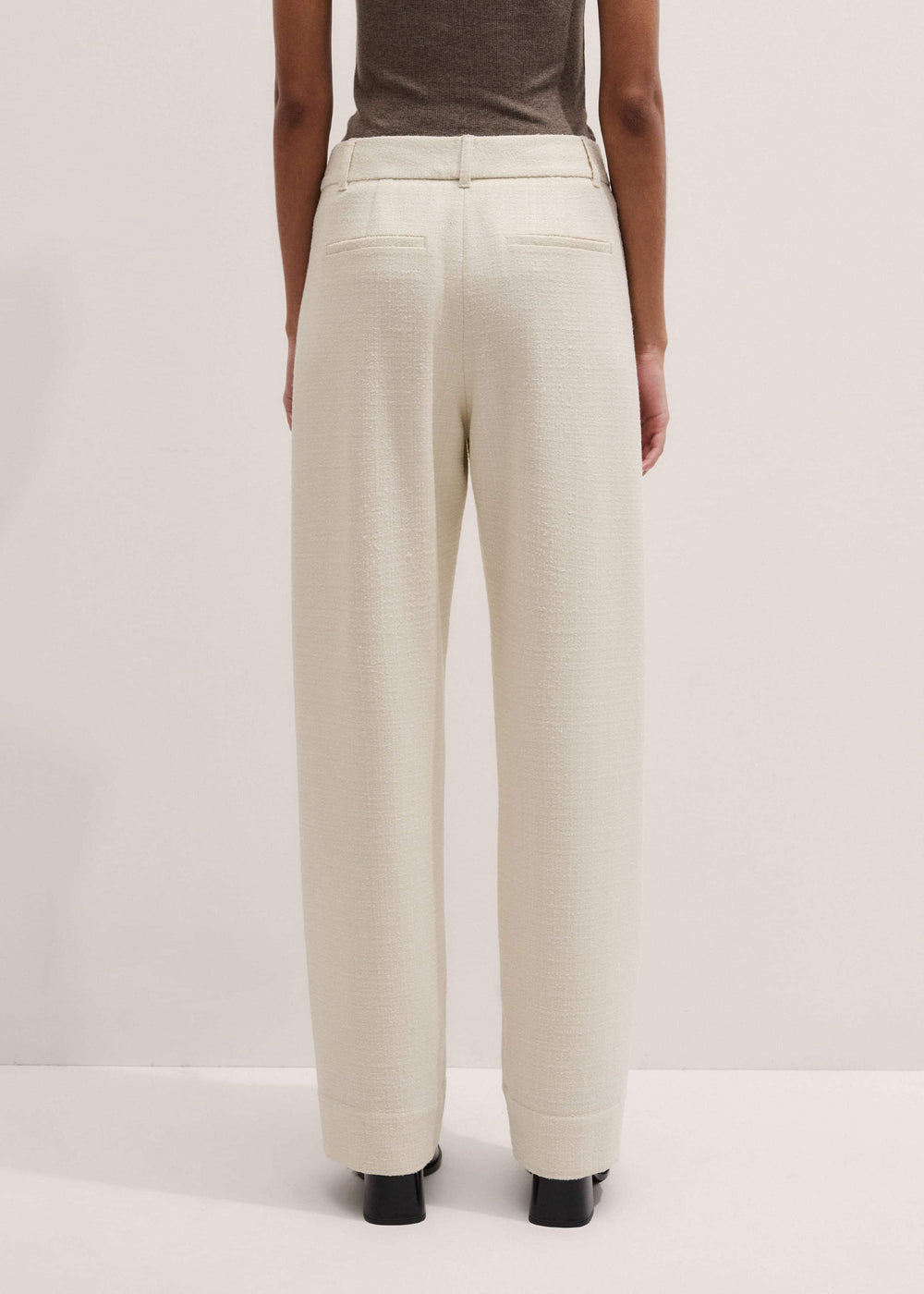 Ivory Clever Tapered Pant meandem