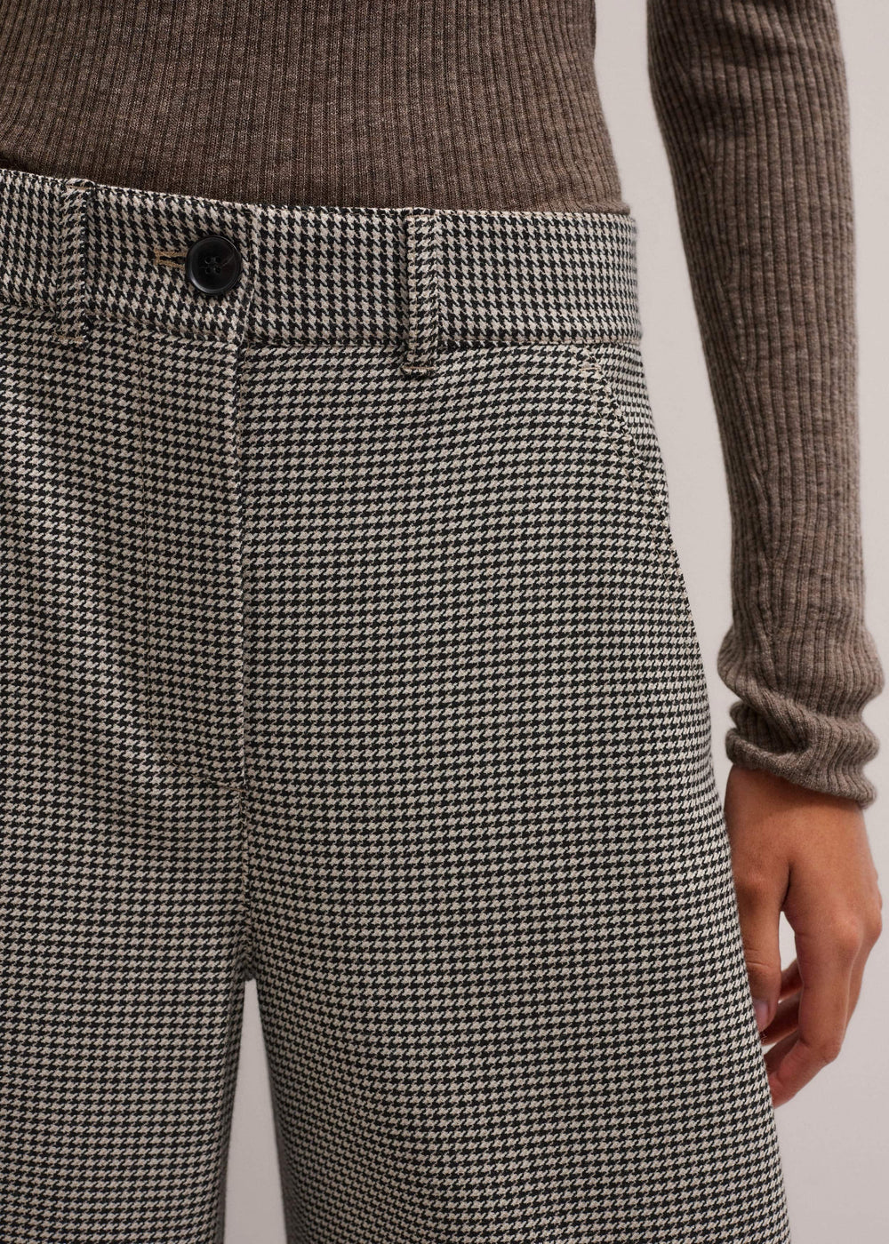 Ivory Houndstooth Extreme Tapered Pant meandem
