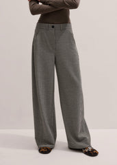 Ivory Houndstooth Extreme Tapered Pant meandem