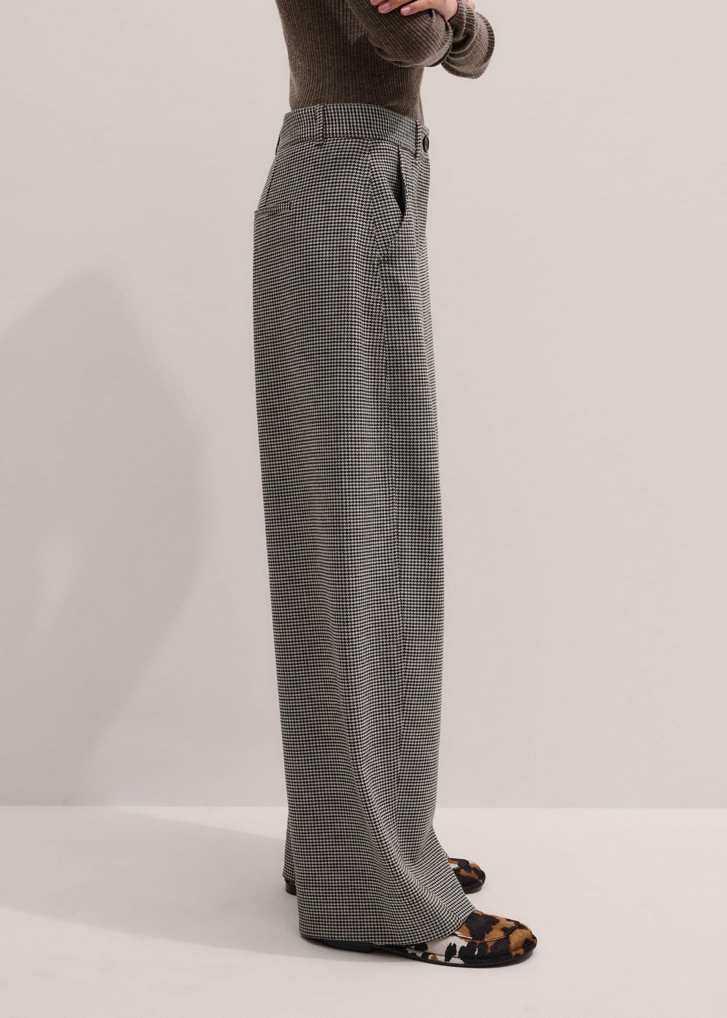 Ivory Houndstooth Extreme Tapered Pant meandem
