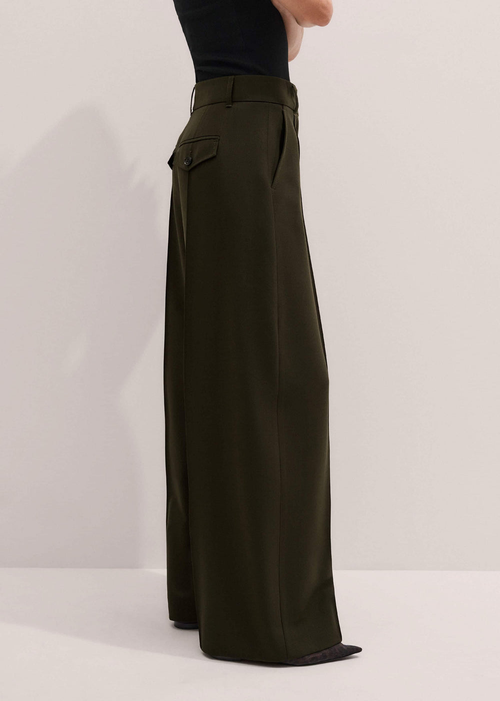 Olive Green Pintuck Tapered Pant meandem