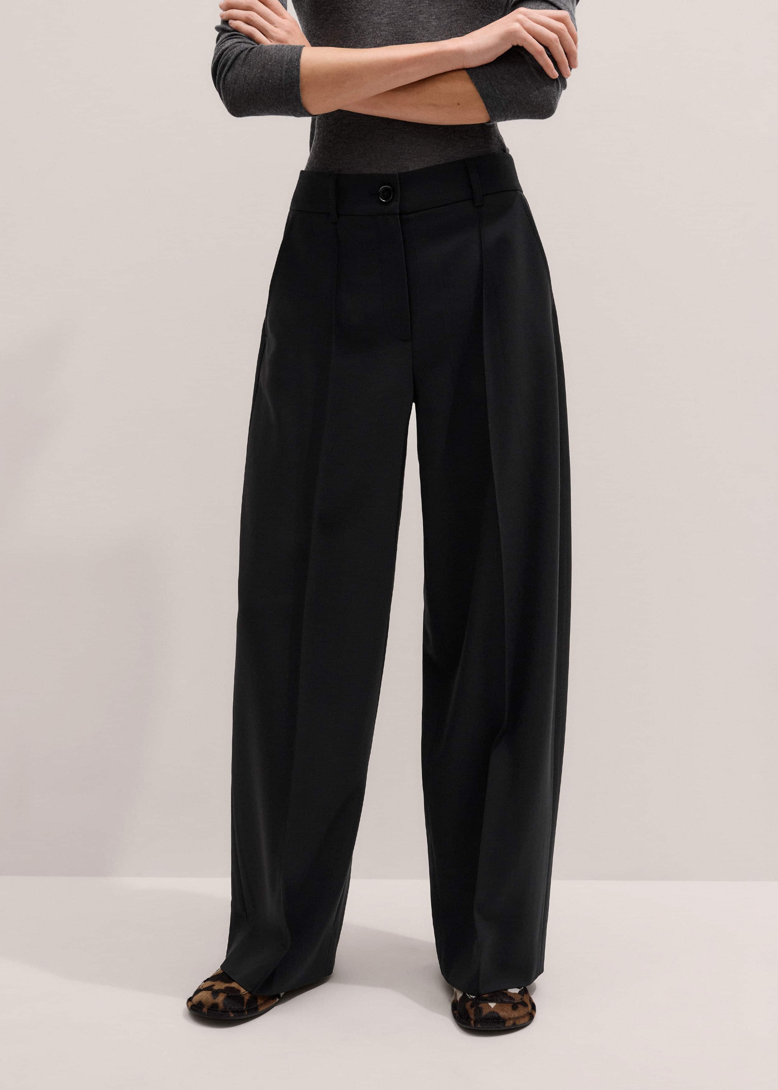 Black Pintuck Taper Pant meandem