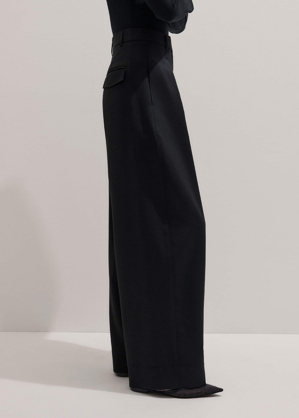 Black Wool Exaggerated Tapered Pleat Pant meandem