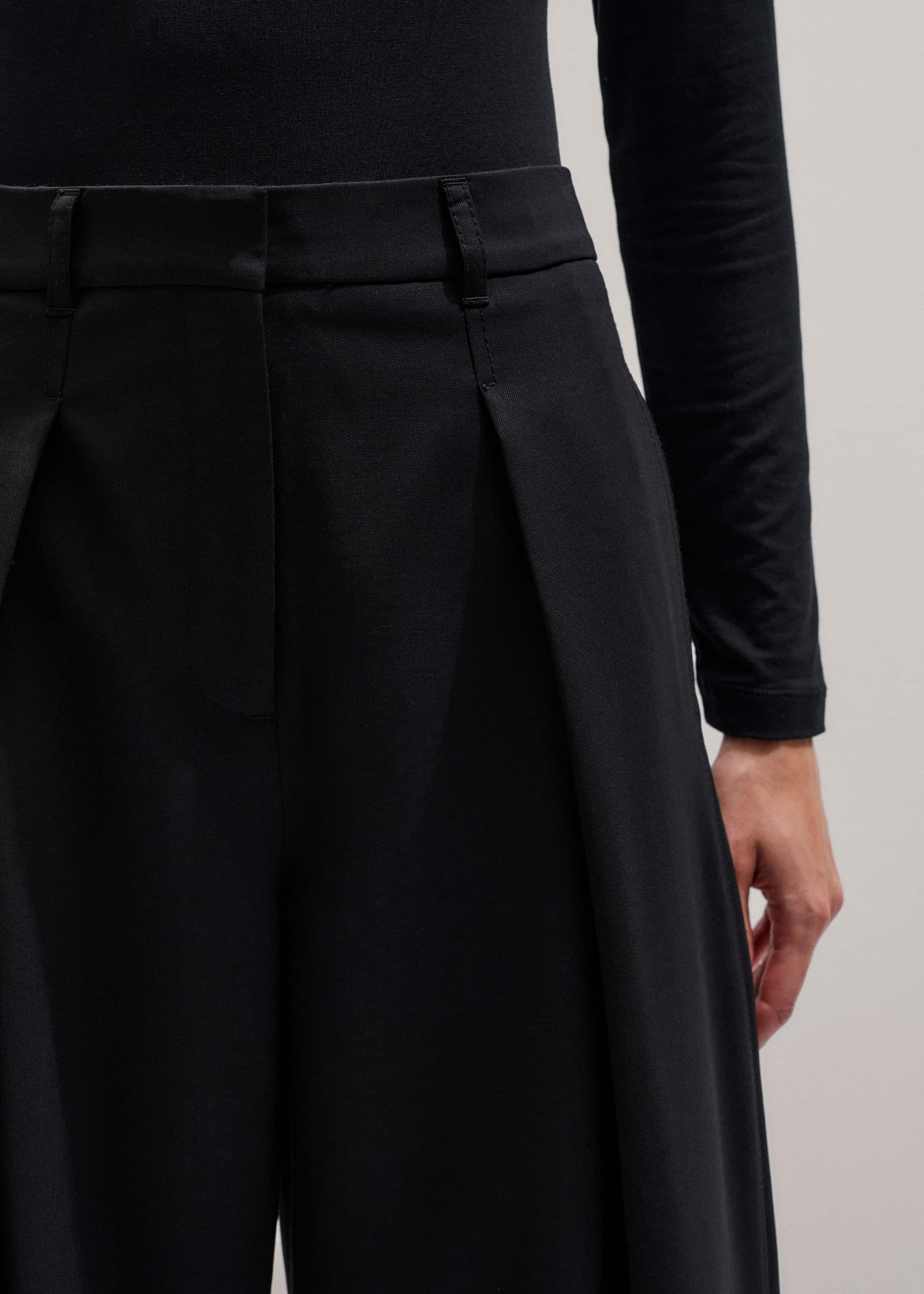 Black Wool Exaggerated Tapered Pleat Pant meandem