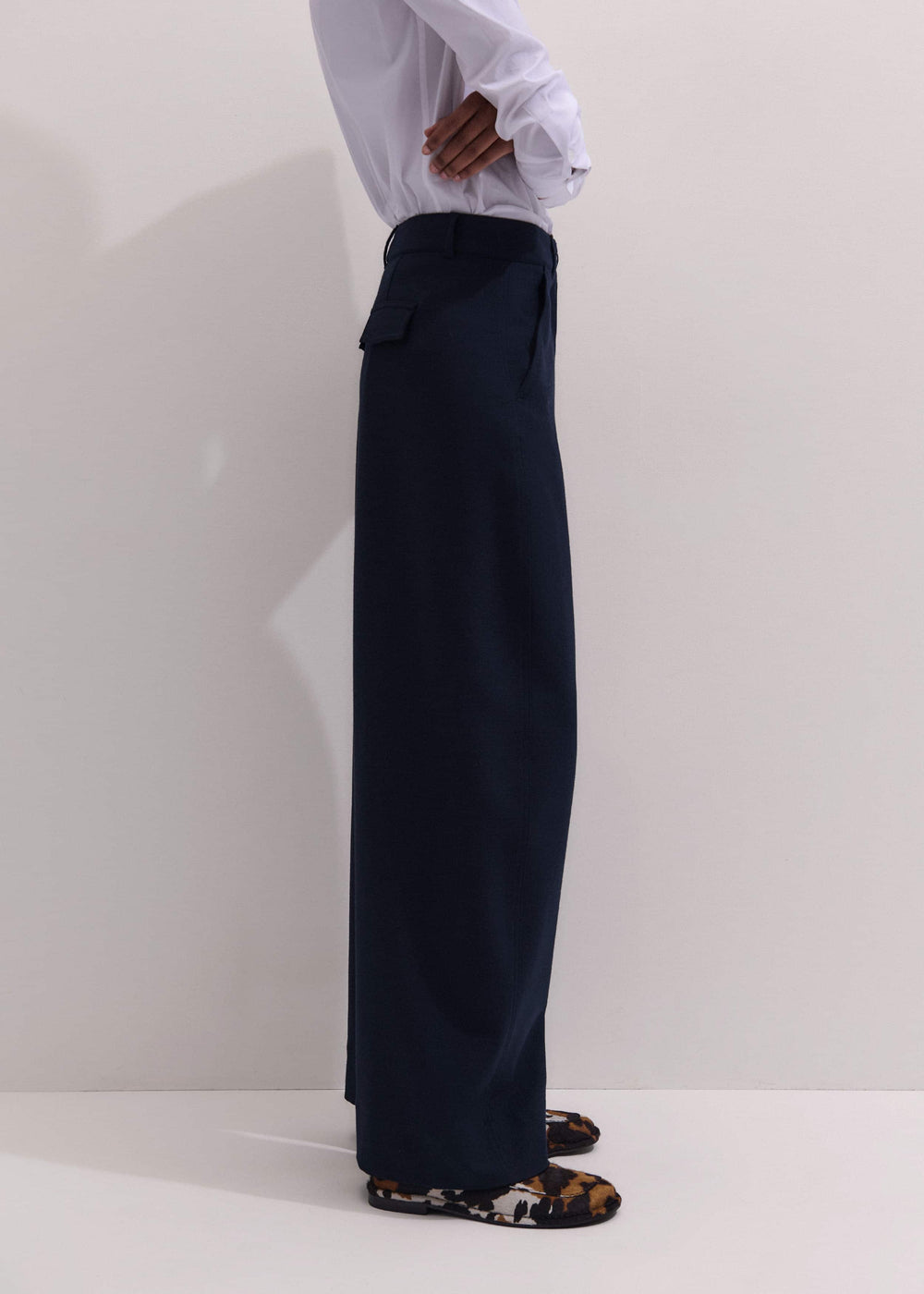 Navy Textured Extreme Tapered Pant meandem