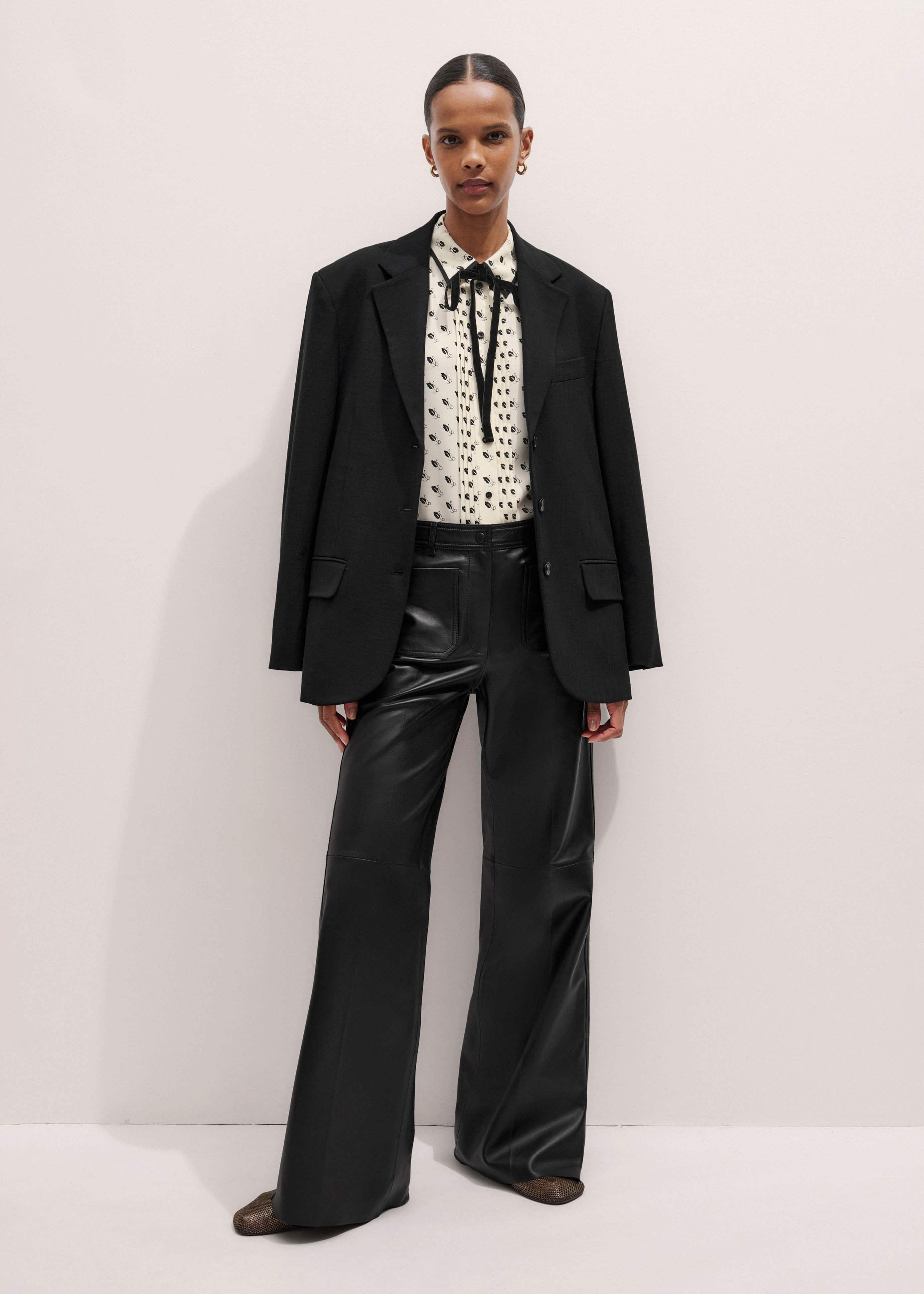 Black Boot Cut Pant meandem
