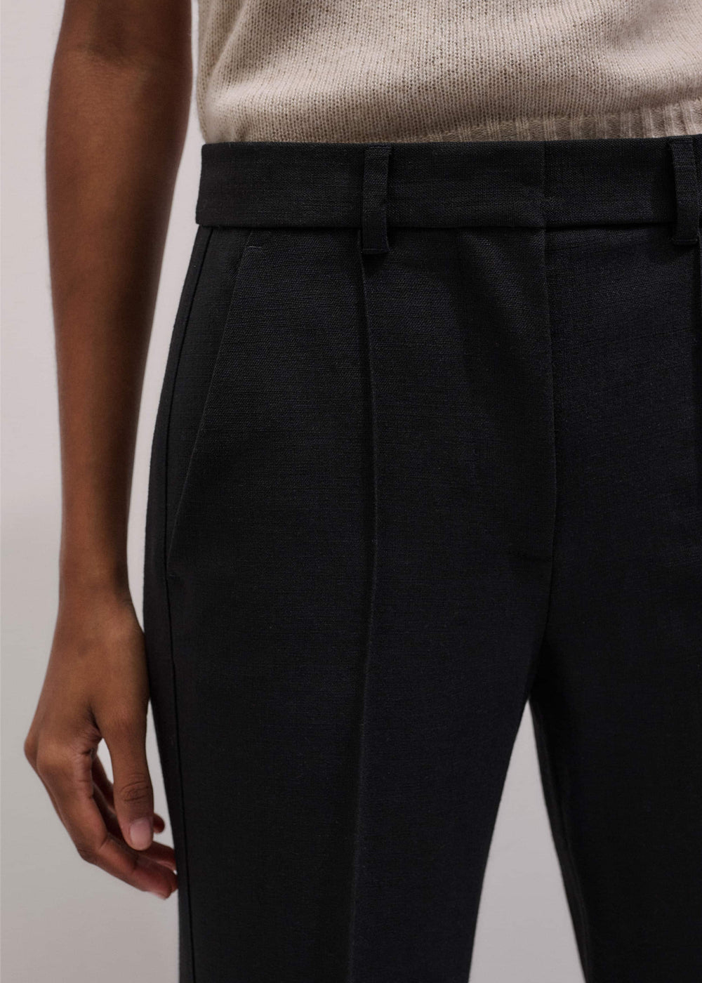 Black Tailored Leg Elongator Pant meandem