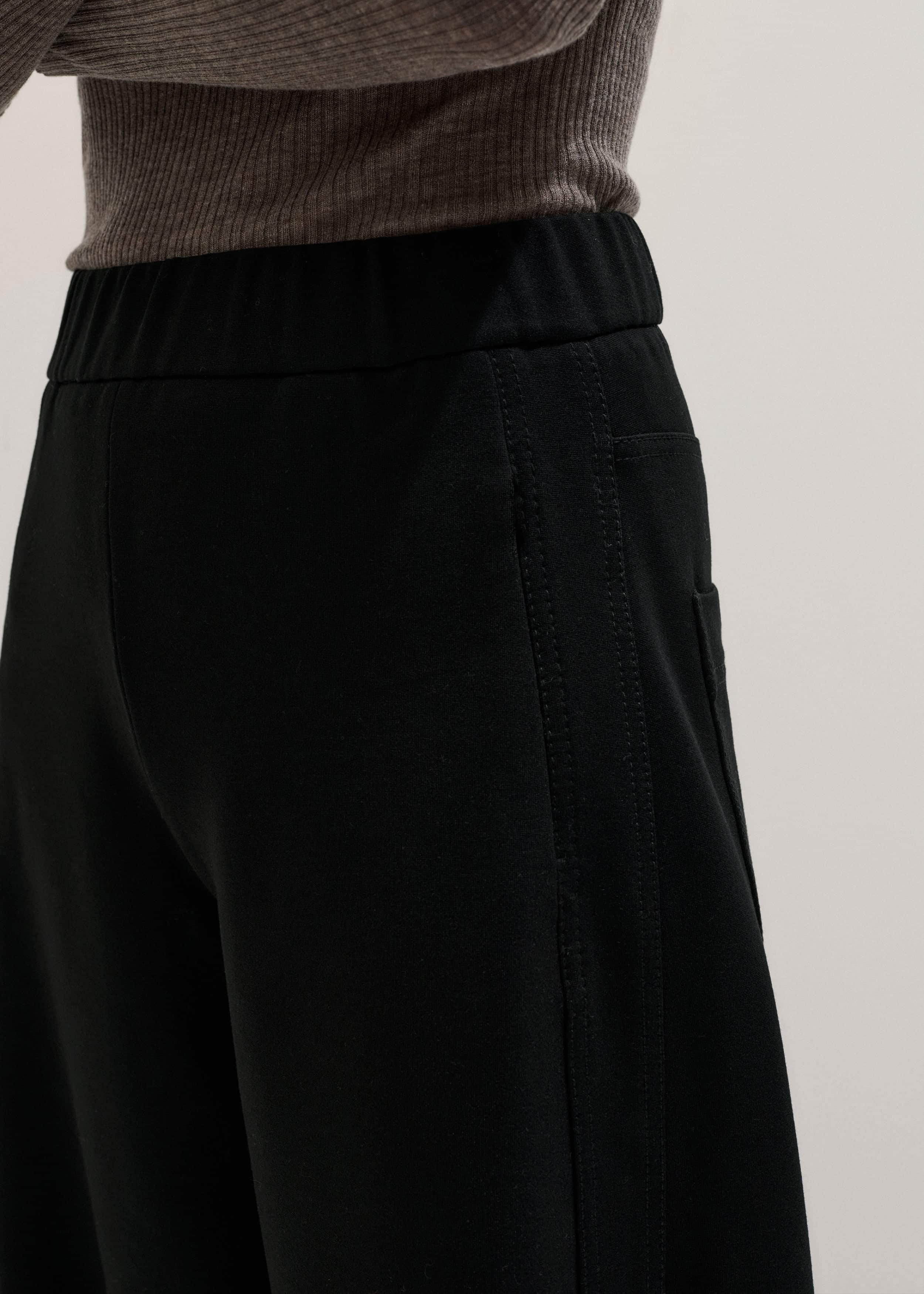 Black Luxe Travel Tailoring Barrel-Leg Pant meandem