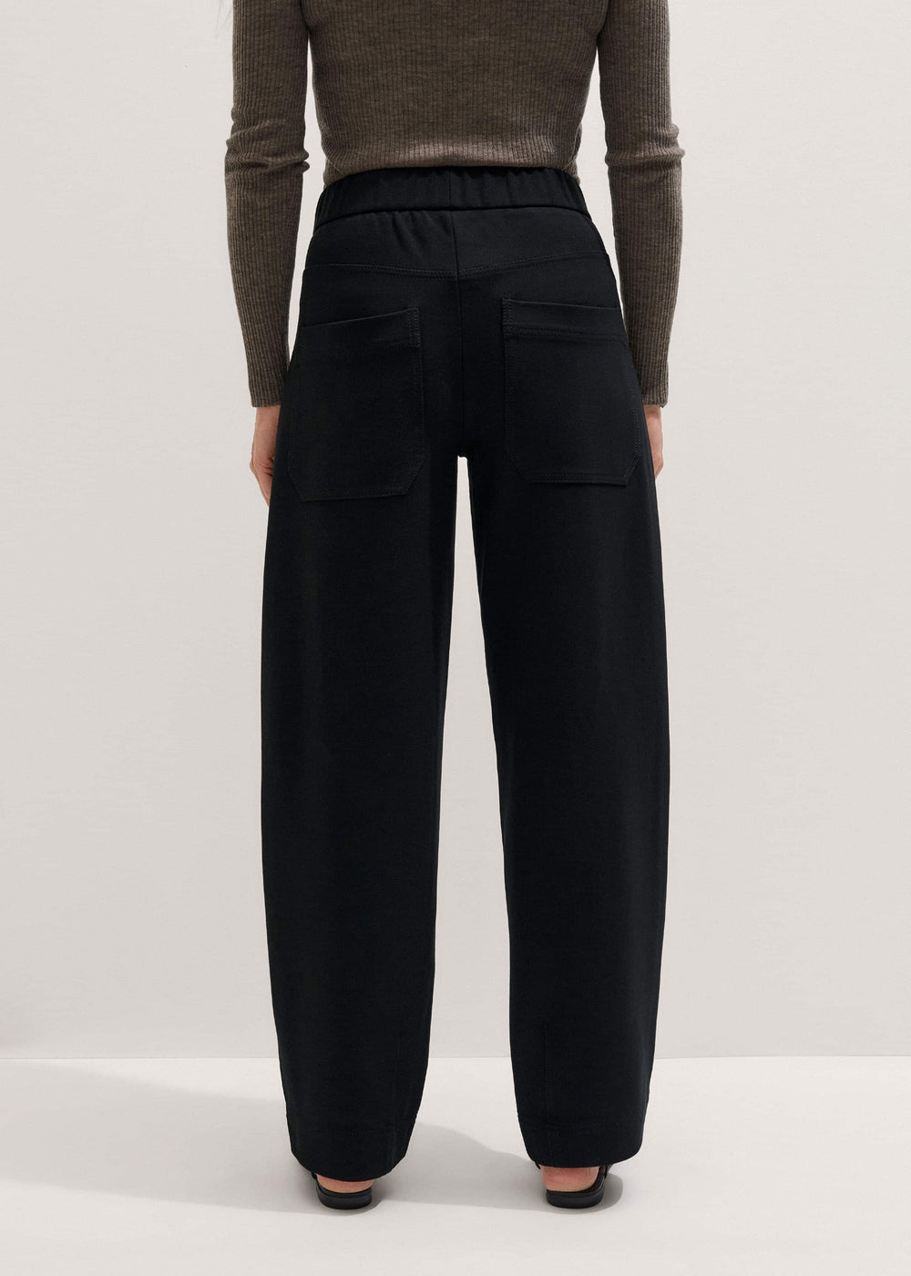 Black Luxe Travel Tailoring Barrel-Leg Pant meandem
