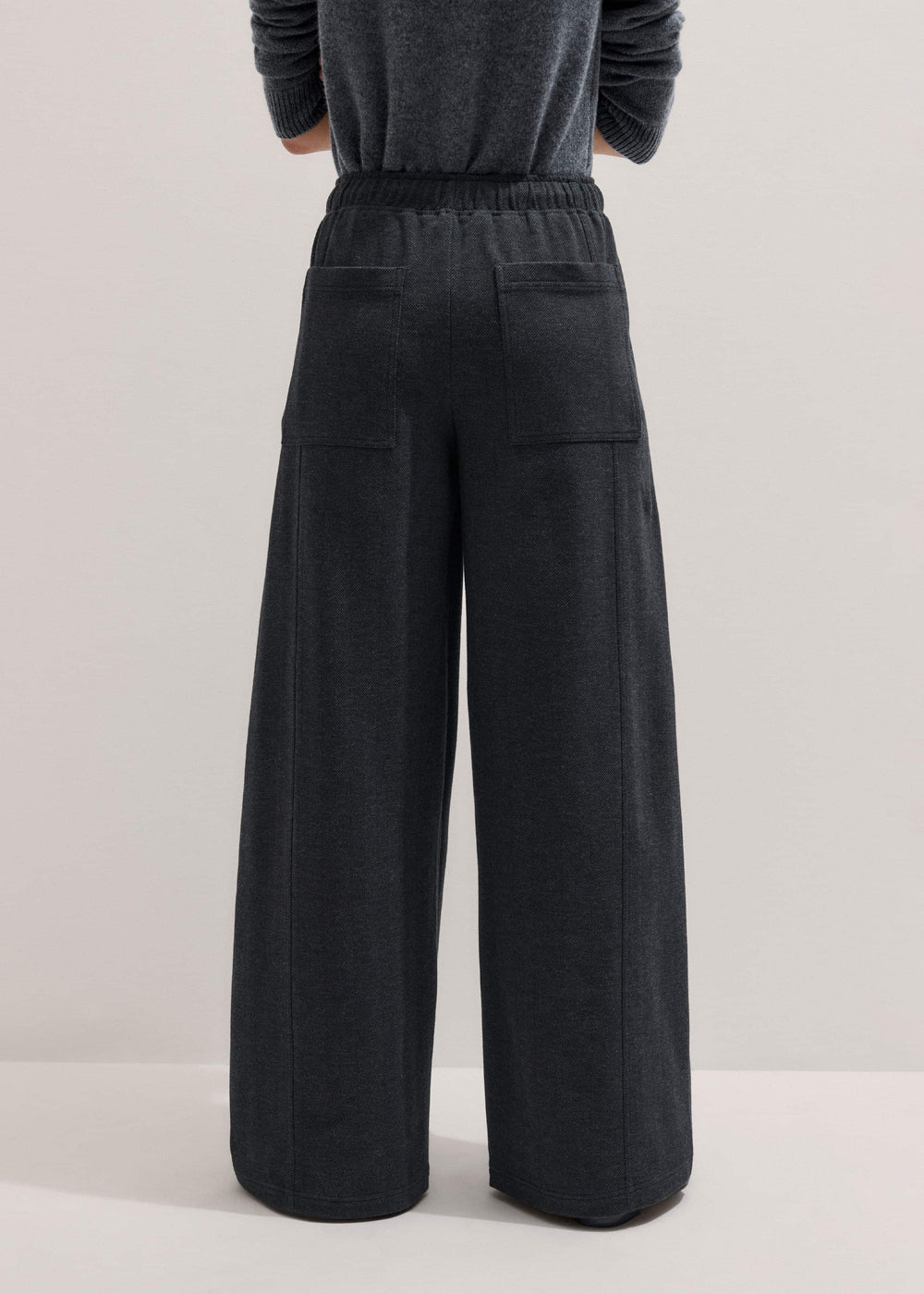 Gray Herringbone Barrel-Leg Pant meandem