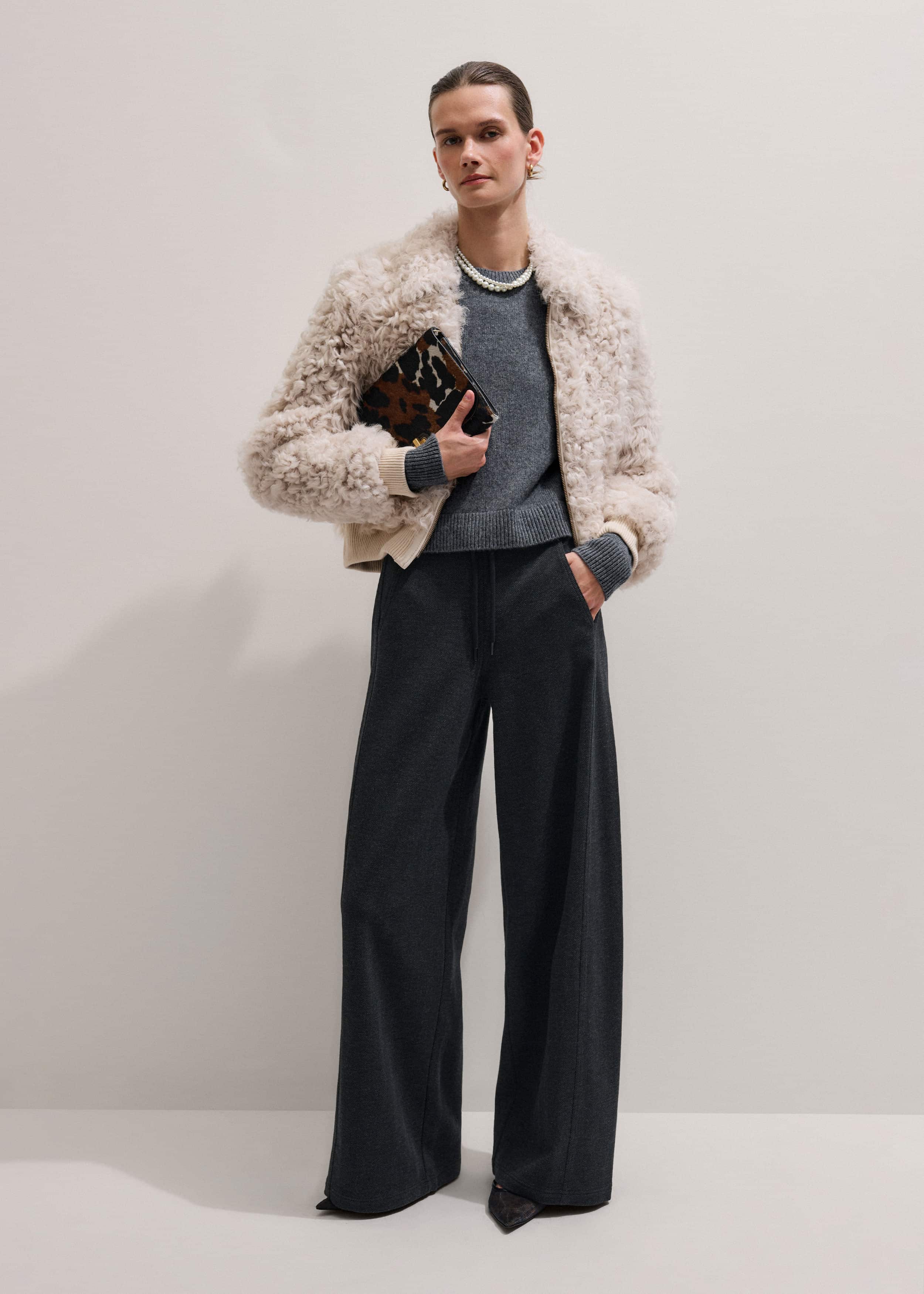Gray Herringbone Barrel-Leg Pant meandem