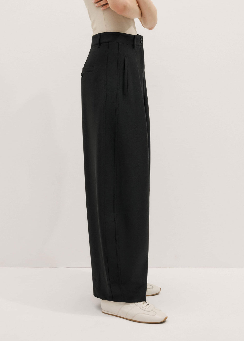 Black Barrel Leg Pant meandem