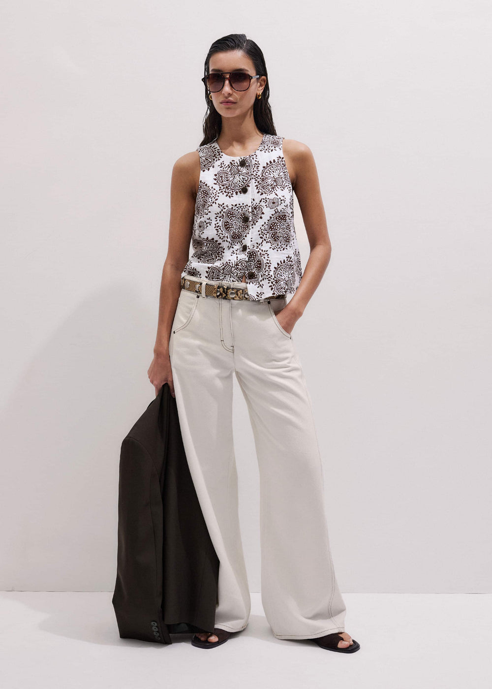 White Cheesecloth Full Bloom Print Short Straight Top meandem