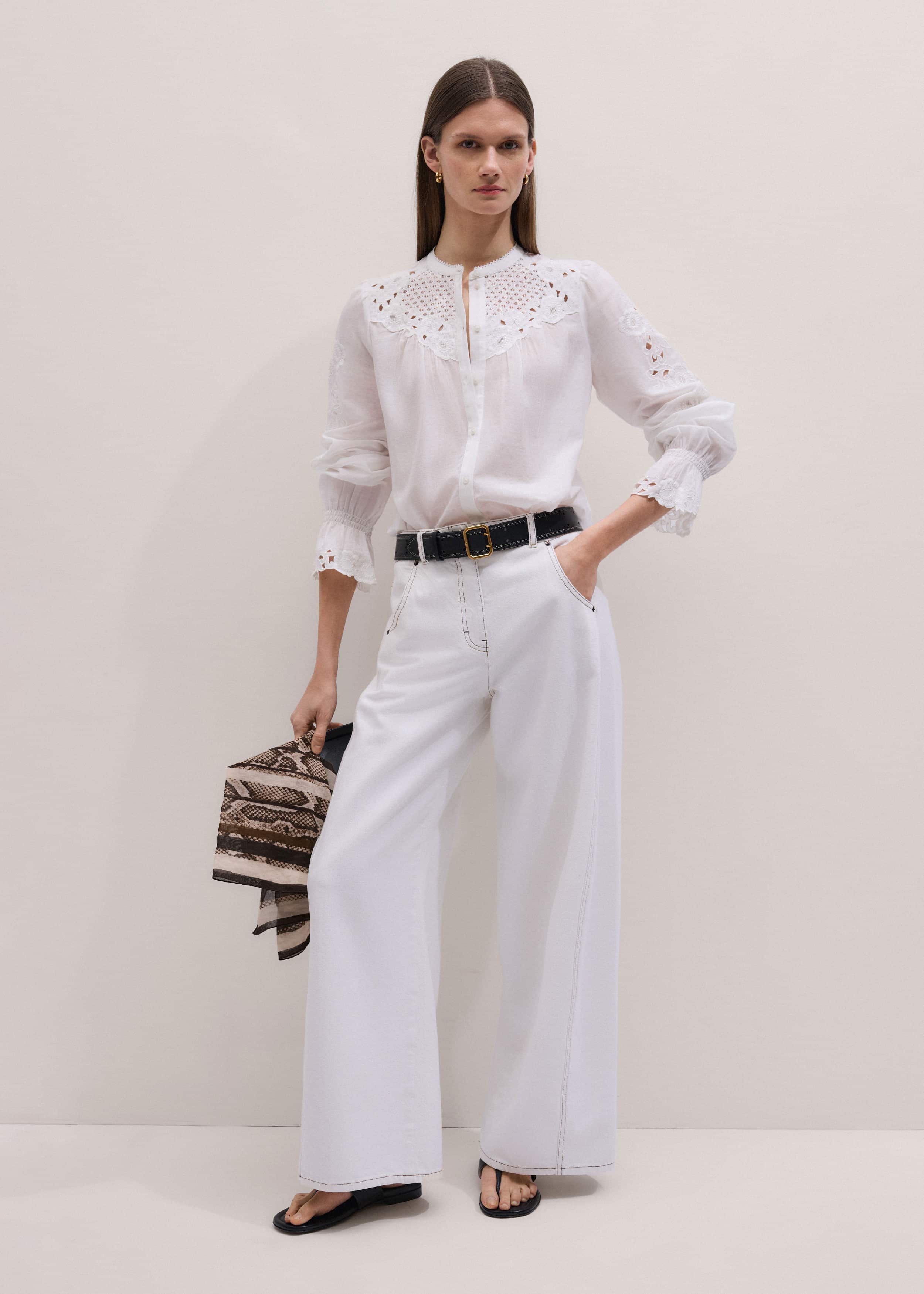 White Floral Embroidery Blouse meandem