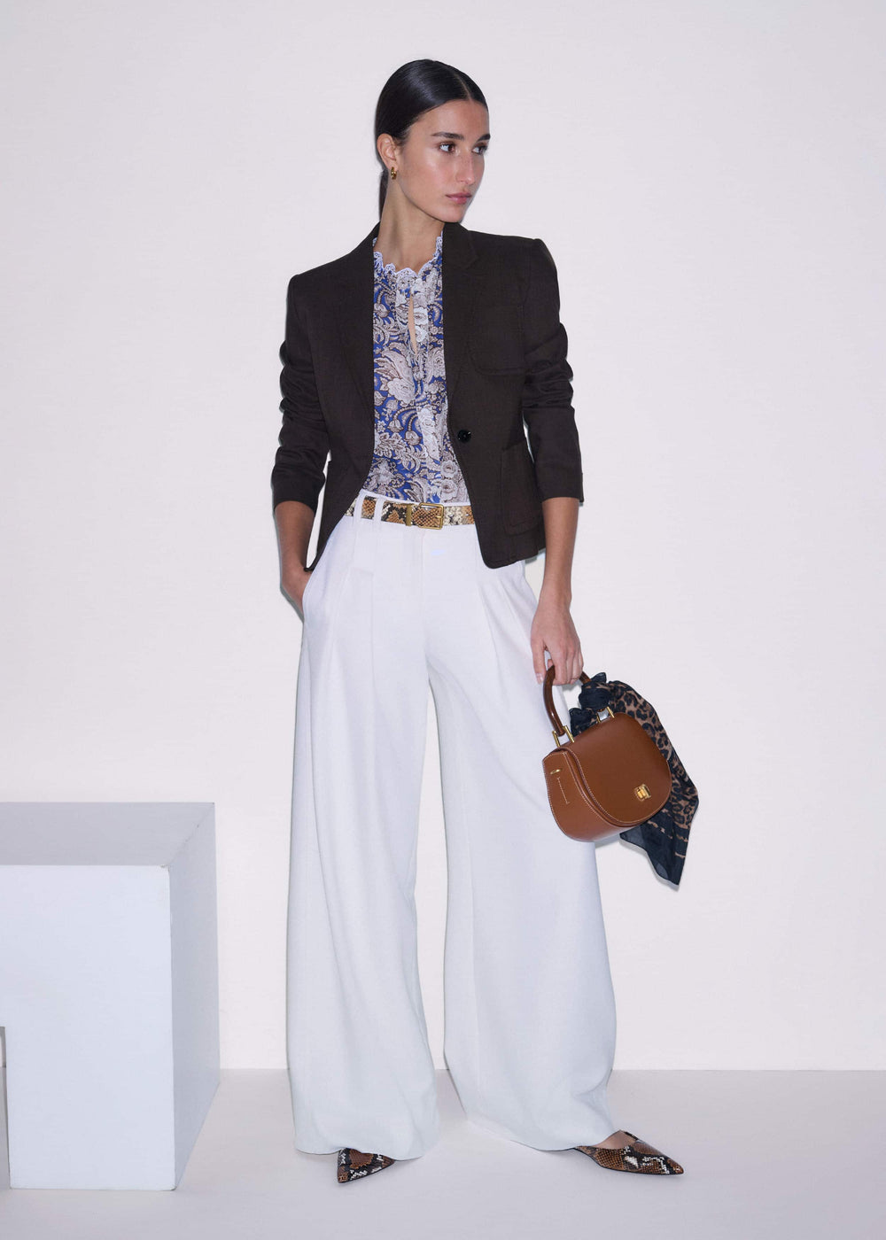 Blue Elaborate Botanical Print Ruffle Straight Blouse meandem