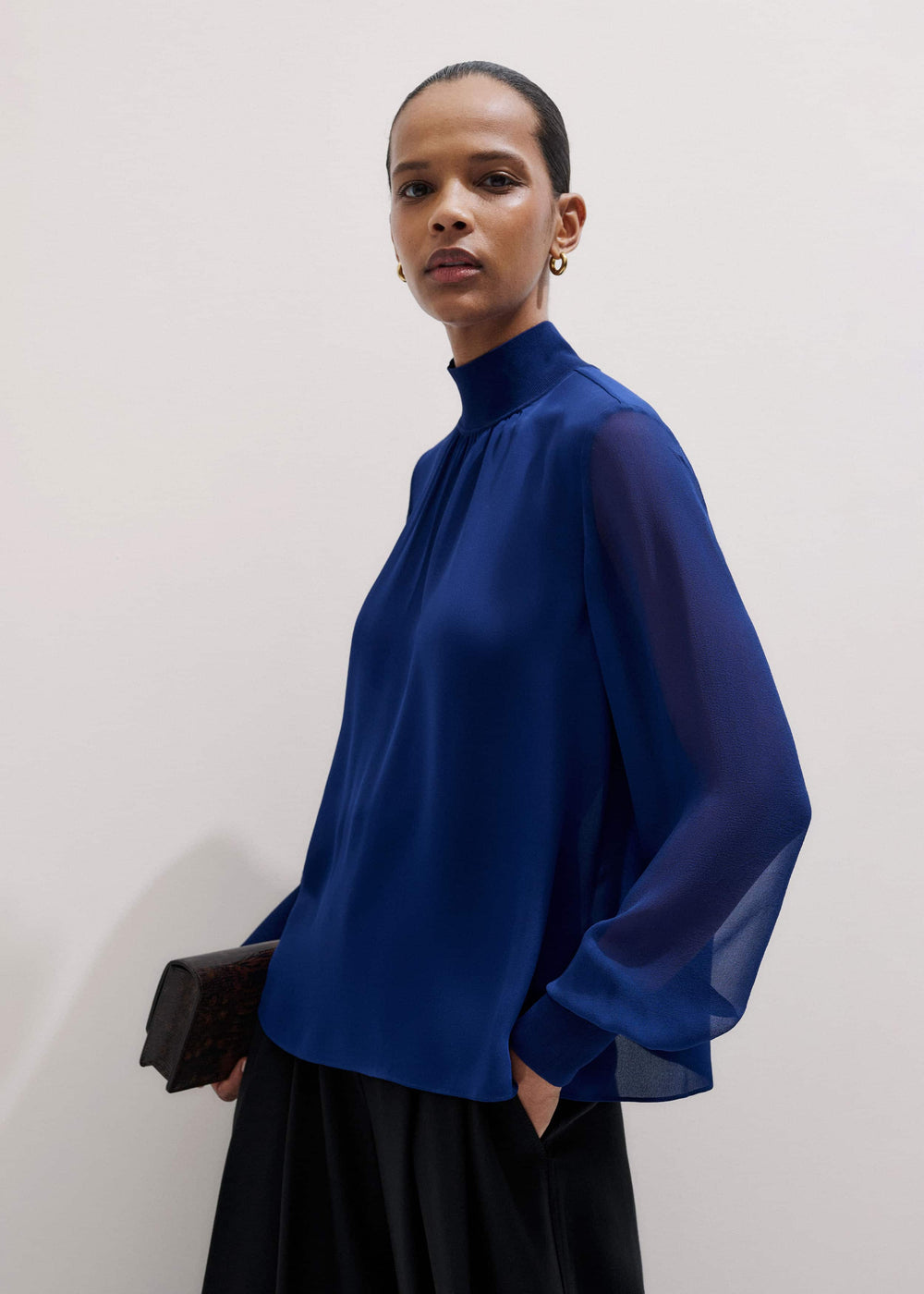 Blue Silk Chic Rib Straight Blouse meandem