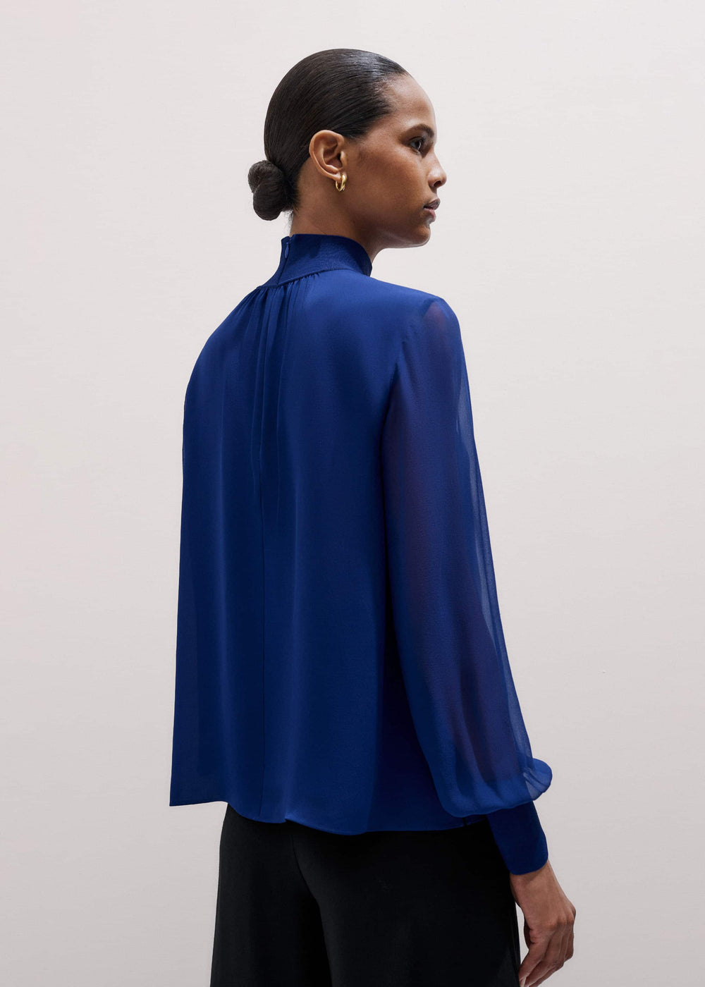 Blue Silk Chic Rib Straight Blouse meandem