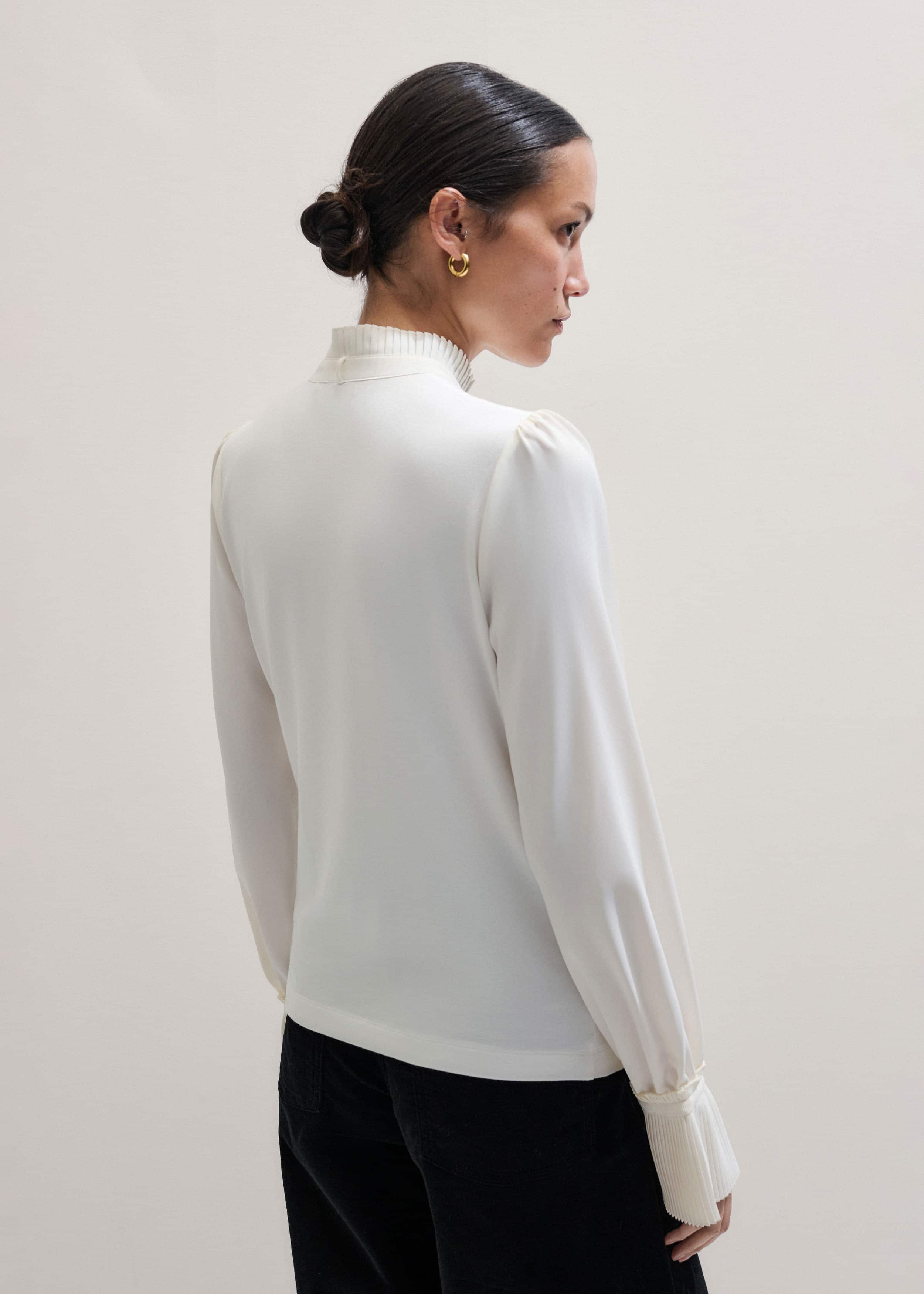 Cream Frill Neck Layering Blouse + Tie meandem