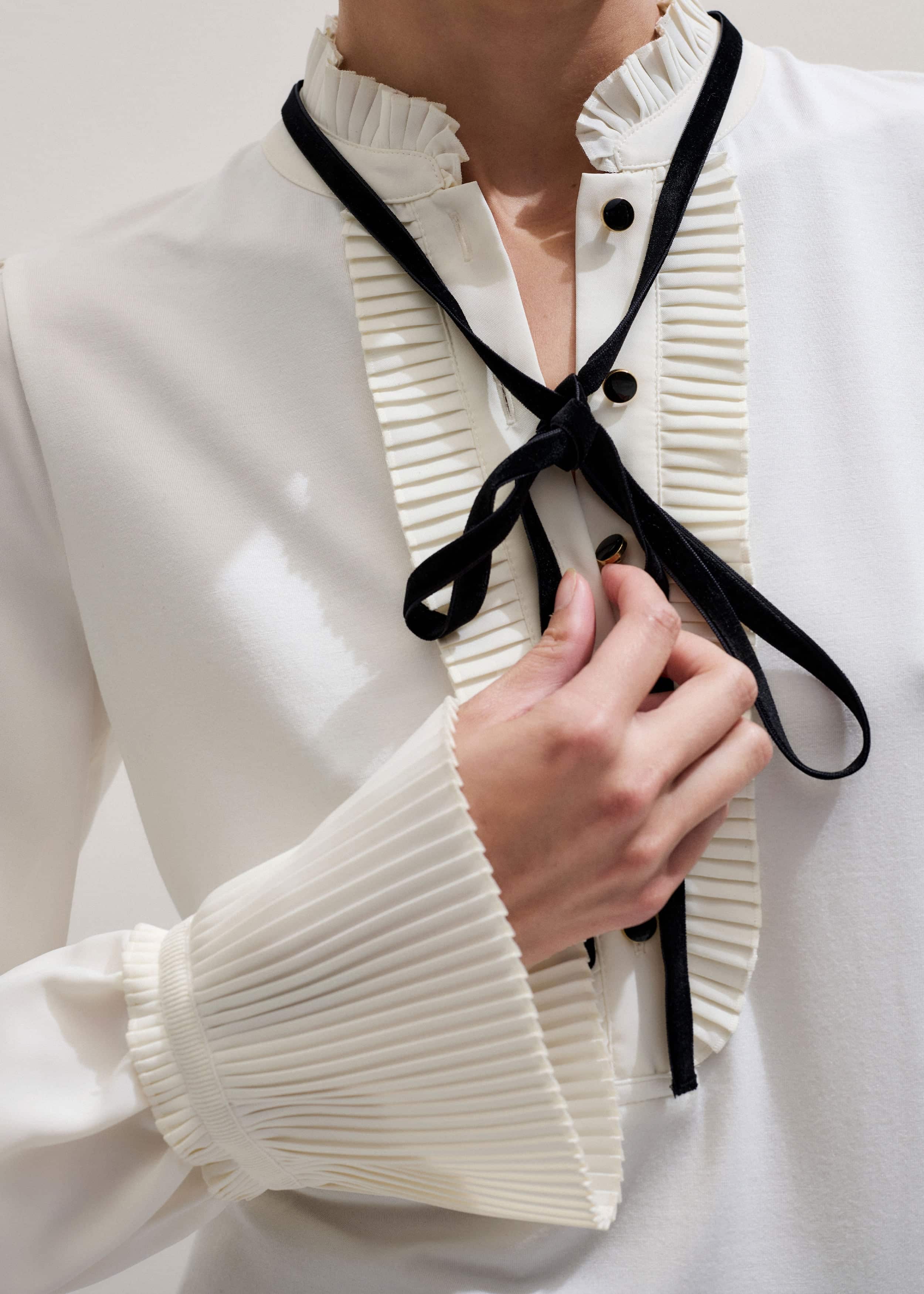 Cream Frill Neck Layering Blouse + Tie meandem