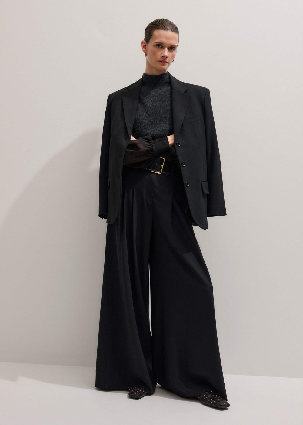 Black Balloon Sleeve Slim Layering Top meandem