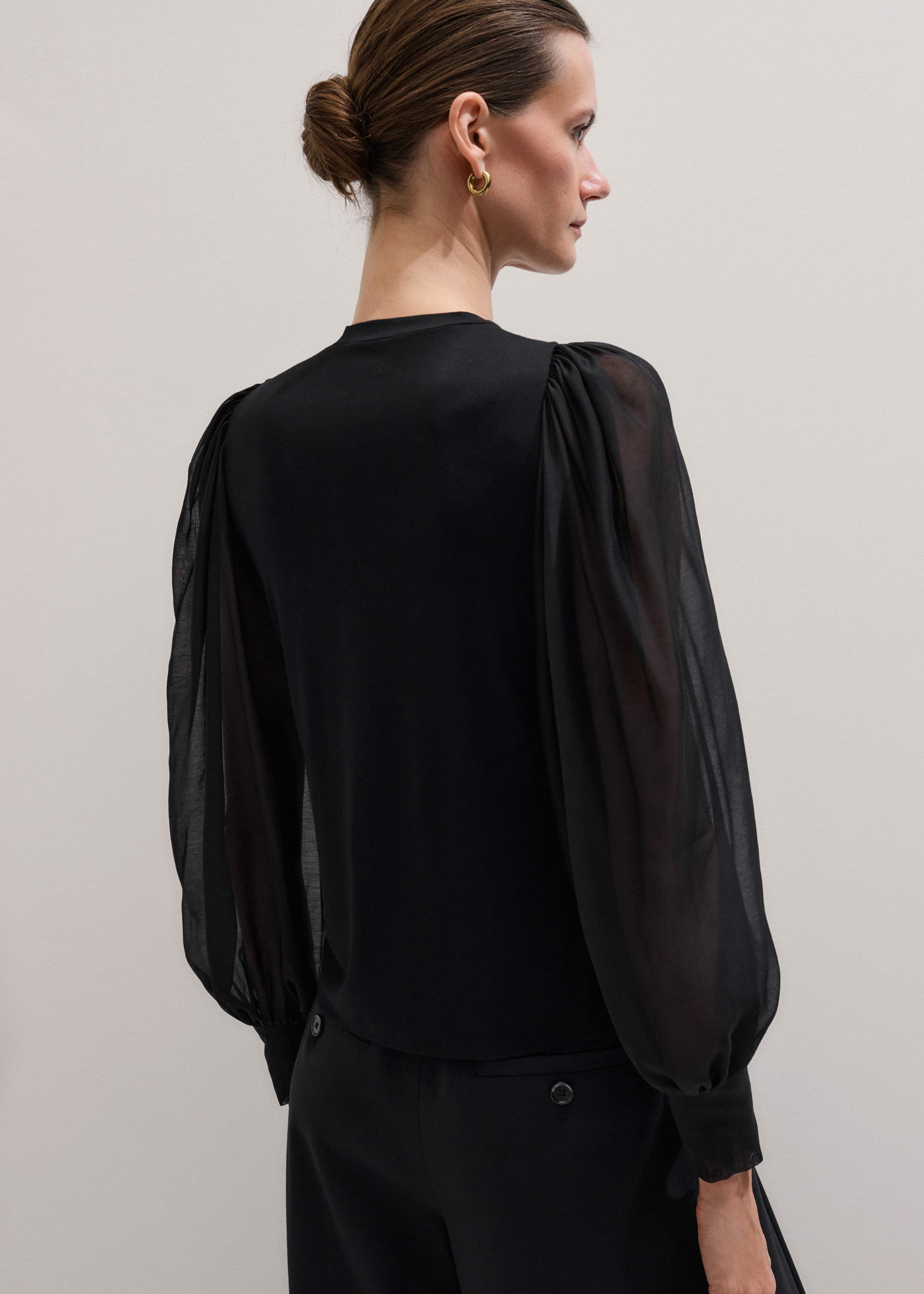 Black Balloon Sleeve Slim Layering Top meandem
