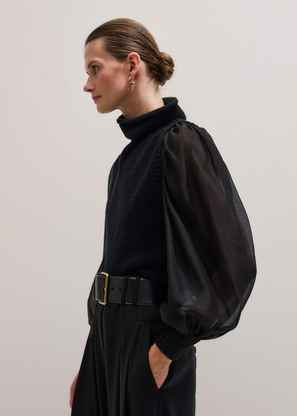 Black Balloon Sleeve Slim Layering Top meandem