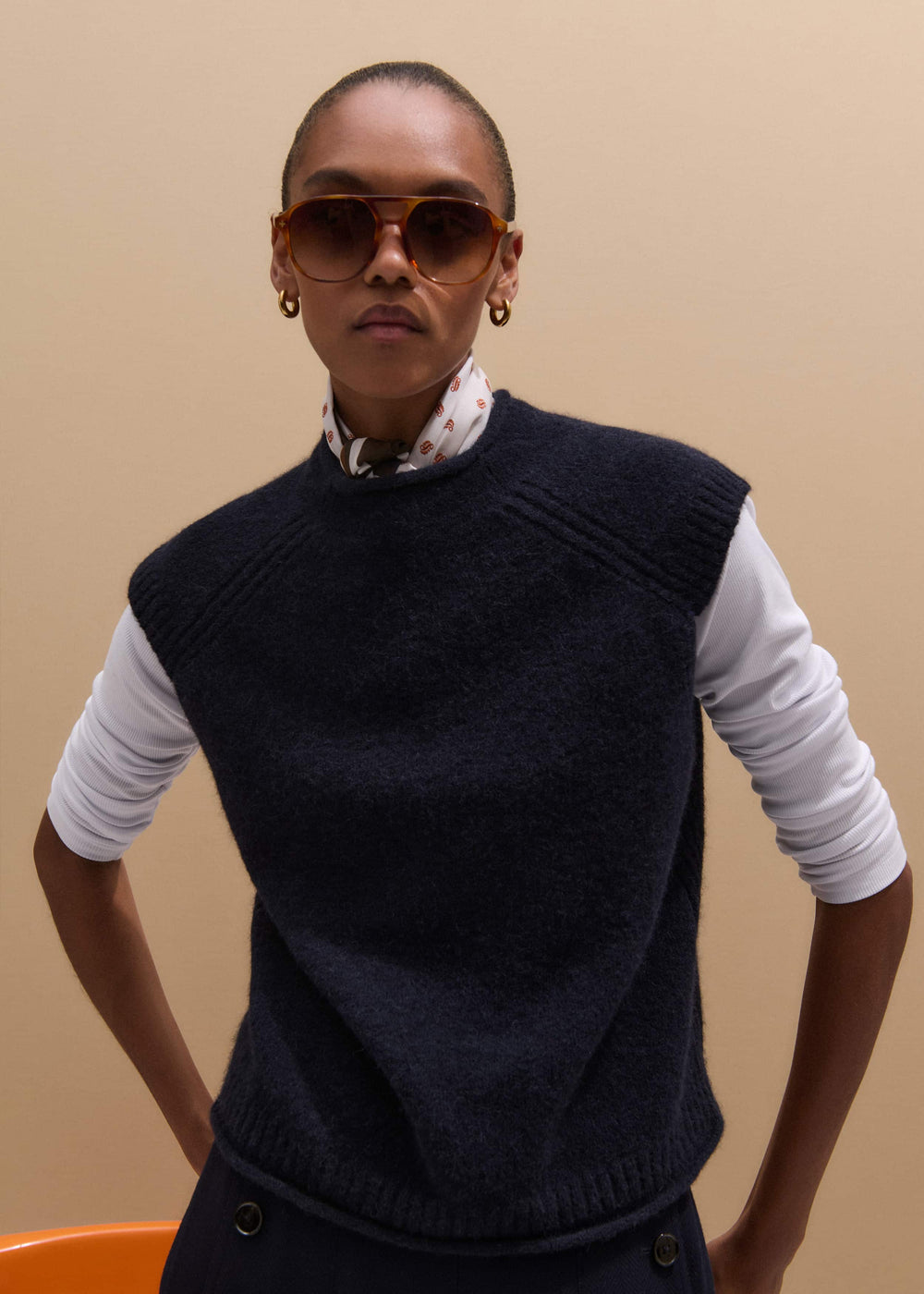 Navy Roll Trim Straight Layering Sweater Vest meandem