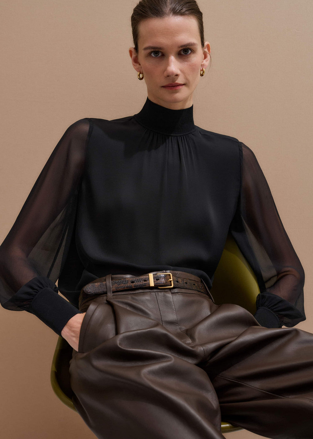 Black Silk Chic Rib Straight Blouse meandem