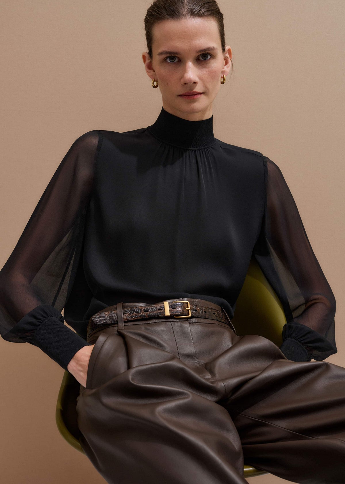 Black Silk Chic Rib Straight Blouse meandem