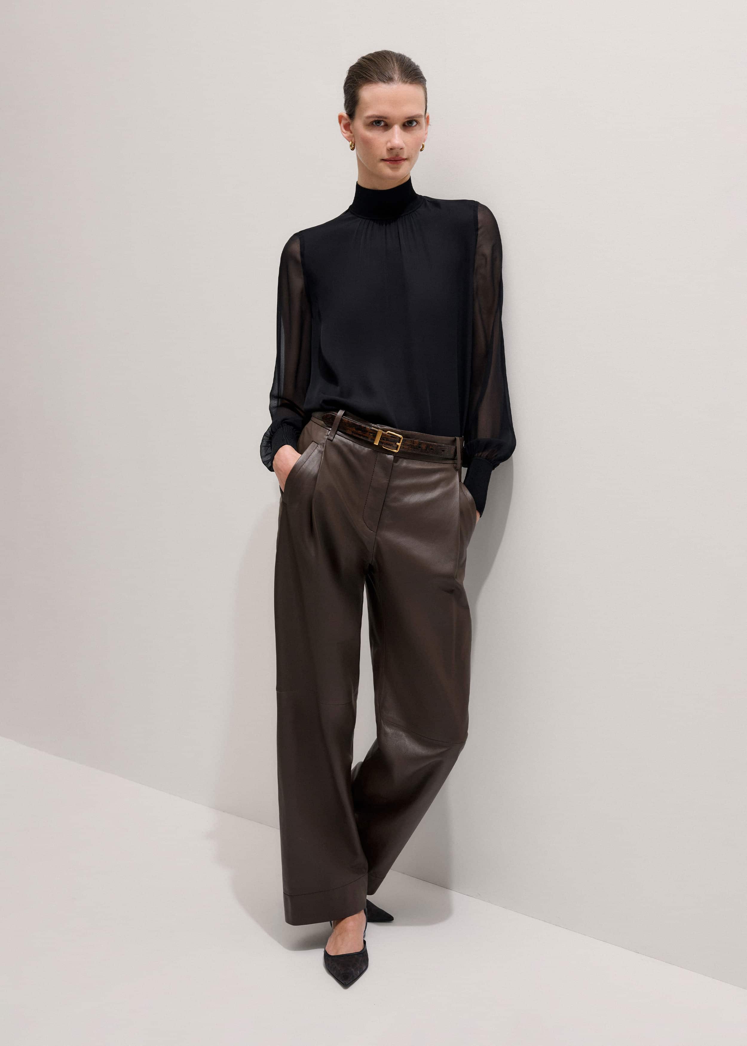 Black Silk Chic Rib Straight Blouse meandem