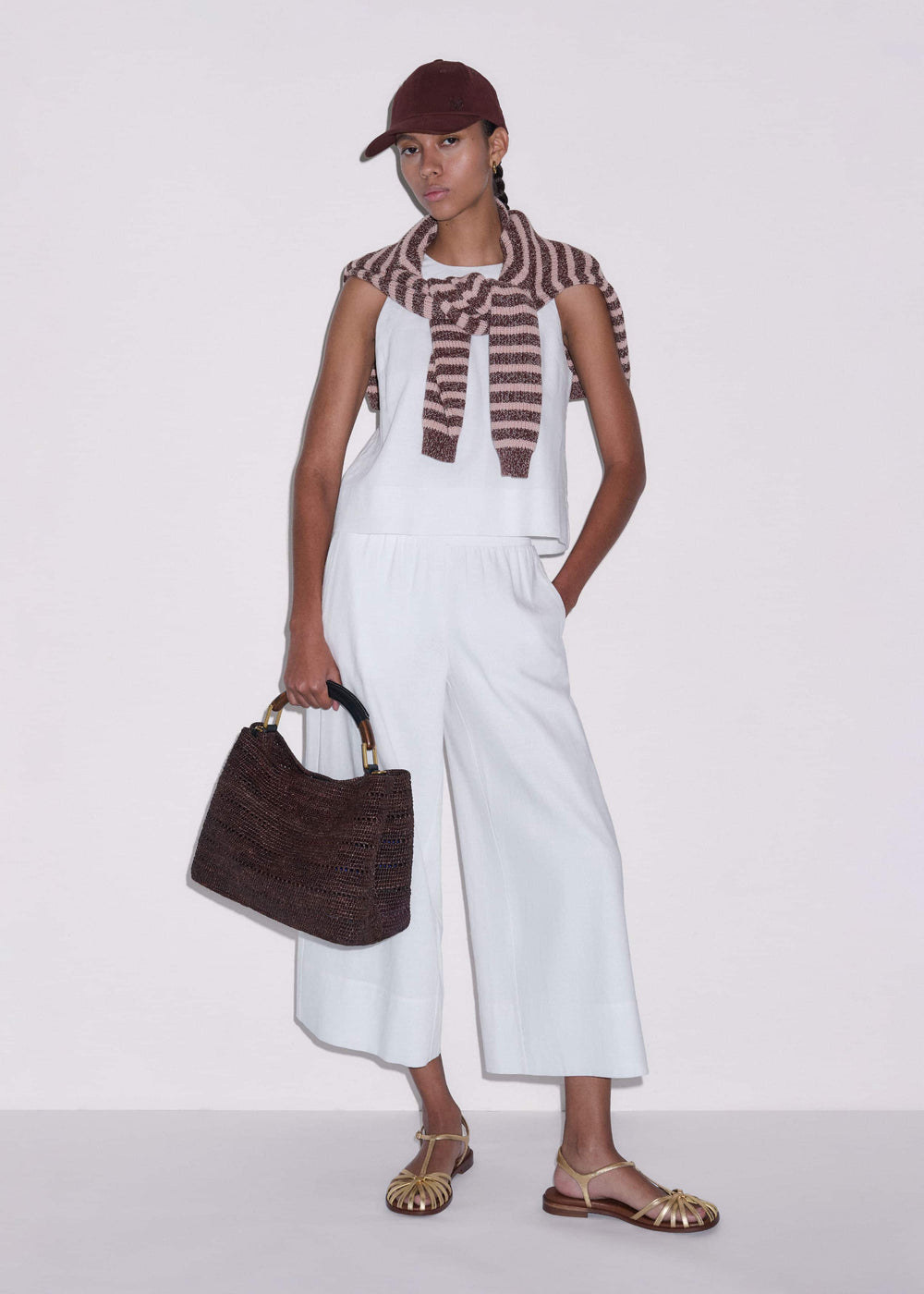 White Shell Crop Top meandem