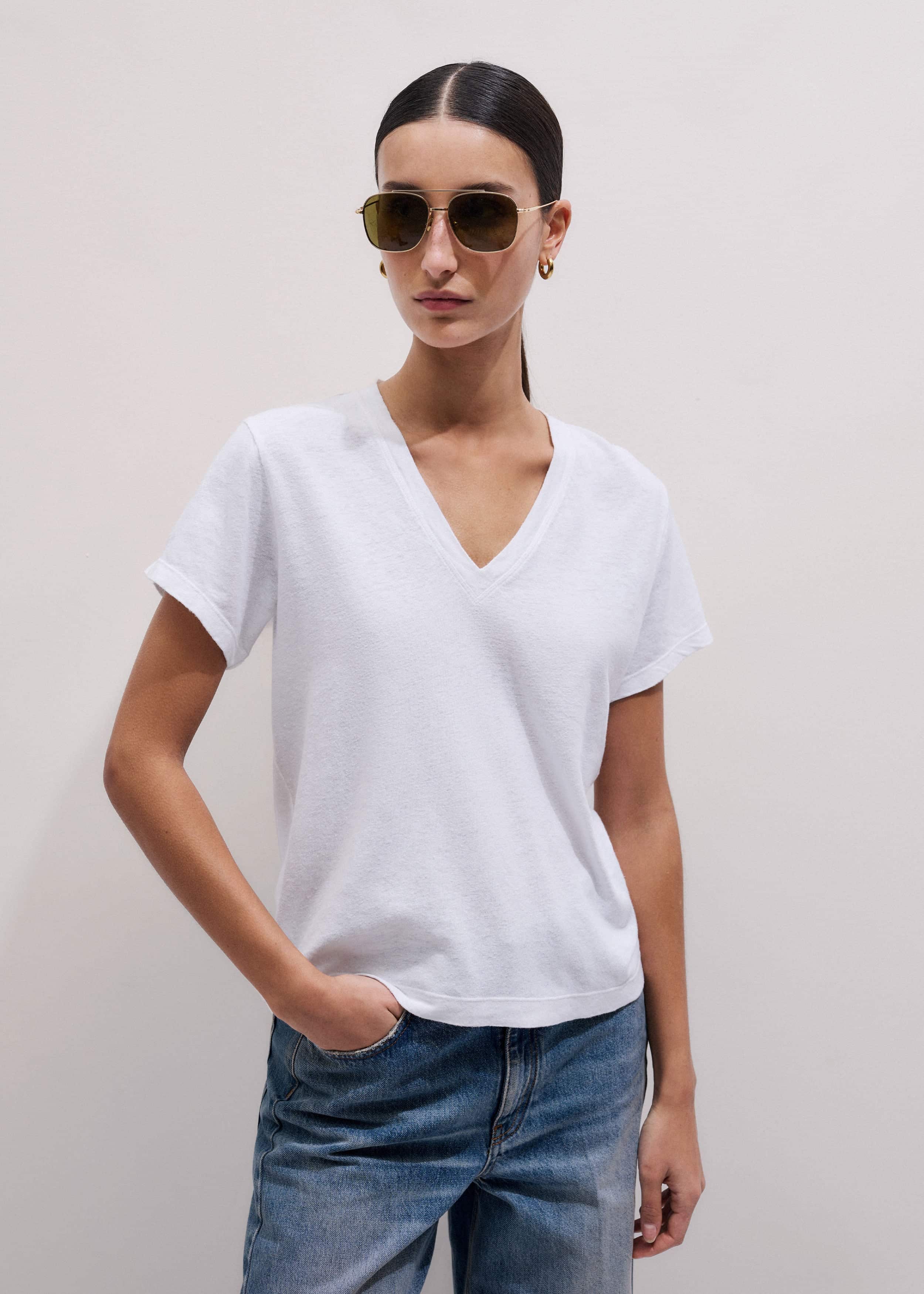 White Soft Washed V-Neck Tee meandem