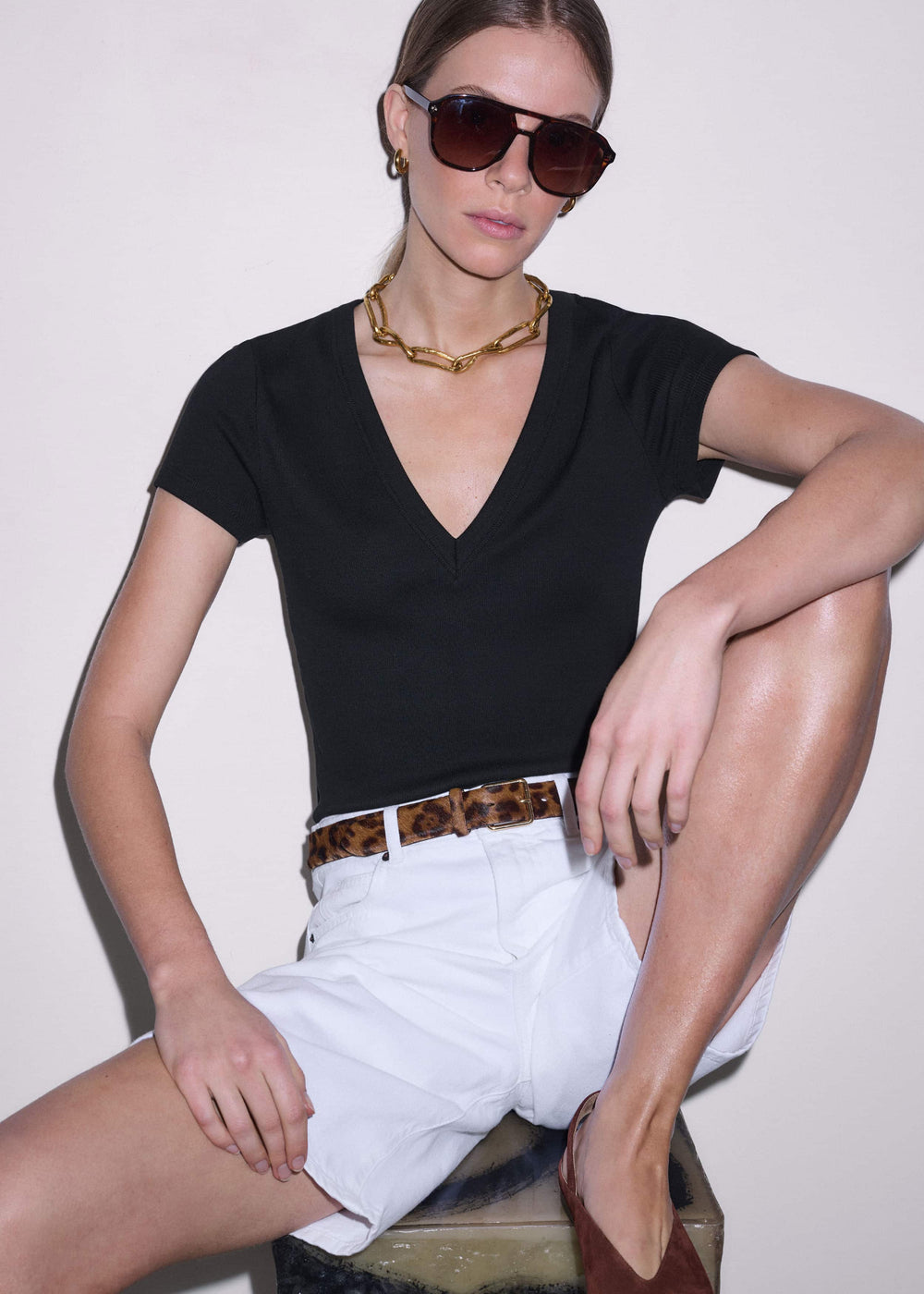 Black Ultimate Fitted Rib V-Neck Tee meandem