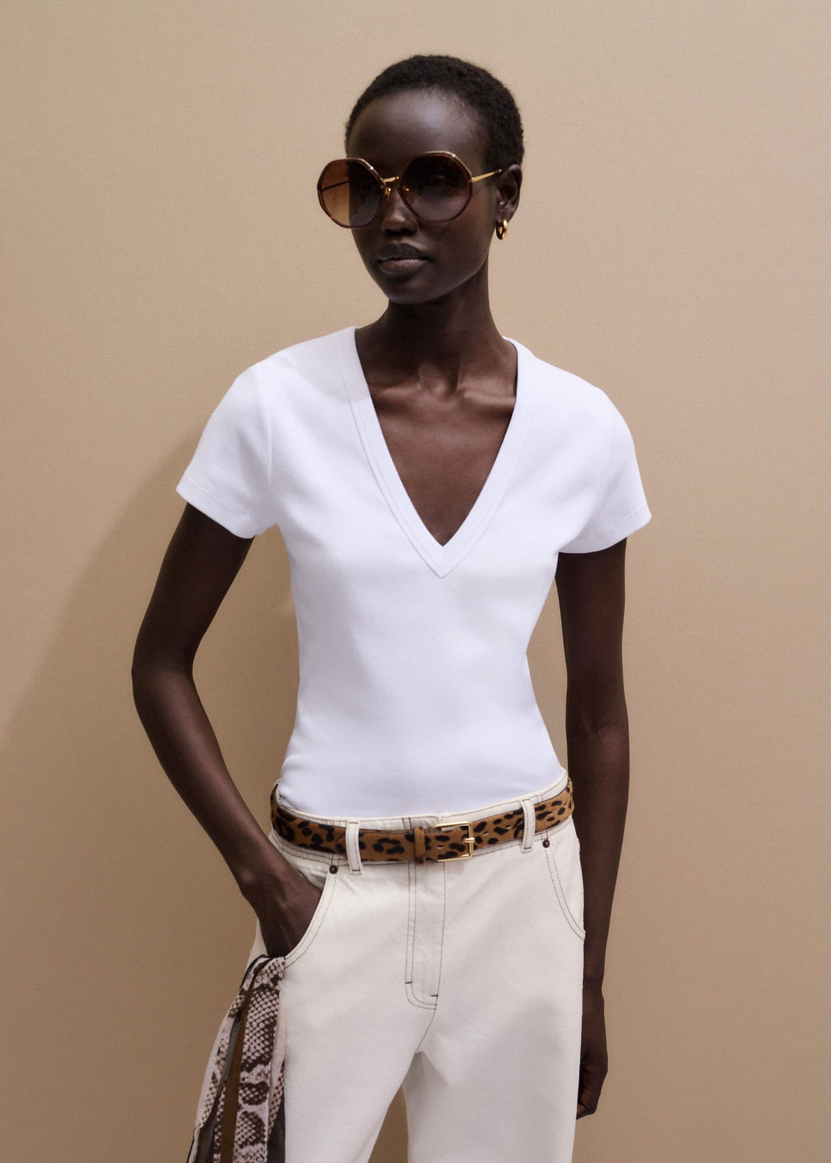 White Ultimate Fitted Rib V-Neck Tee meandem