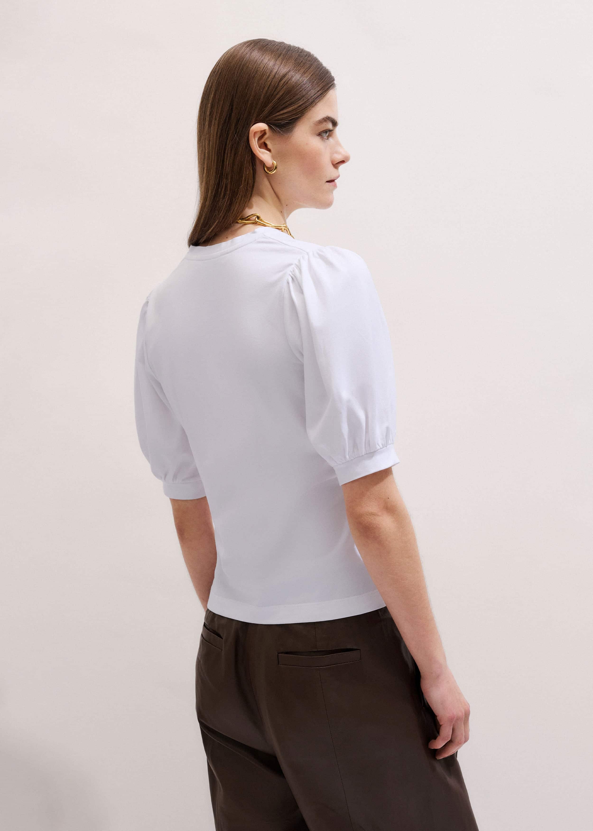 White Feminine Sleeve V-Neck Tee meandem