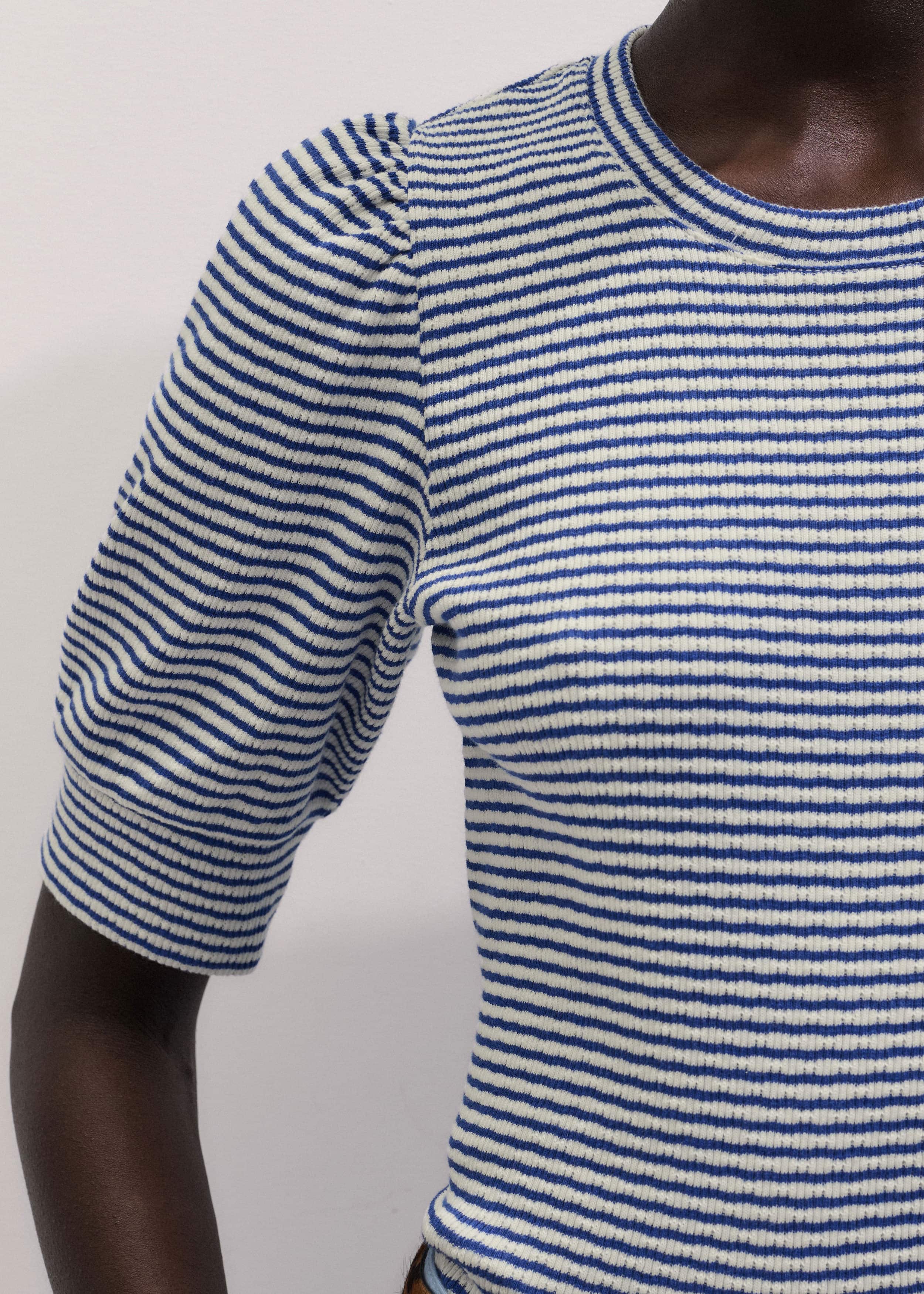 Blue Feminine Sleeve Tee meandem