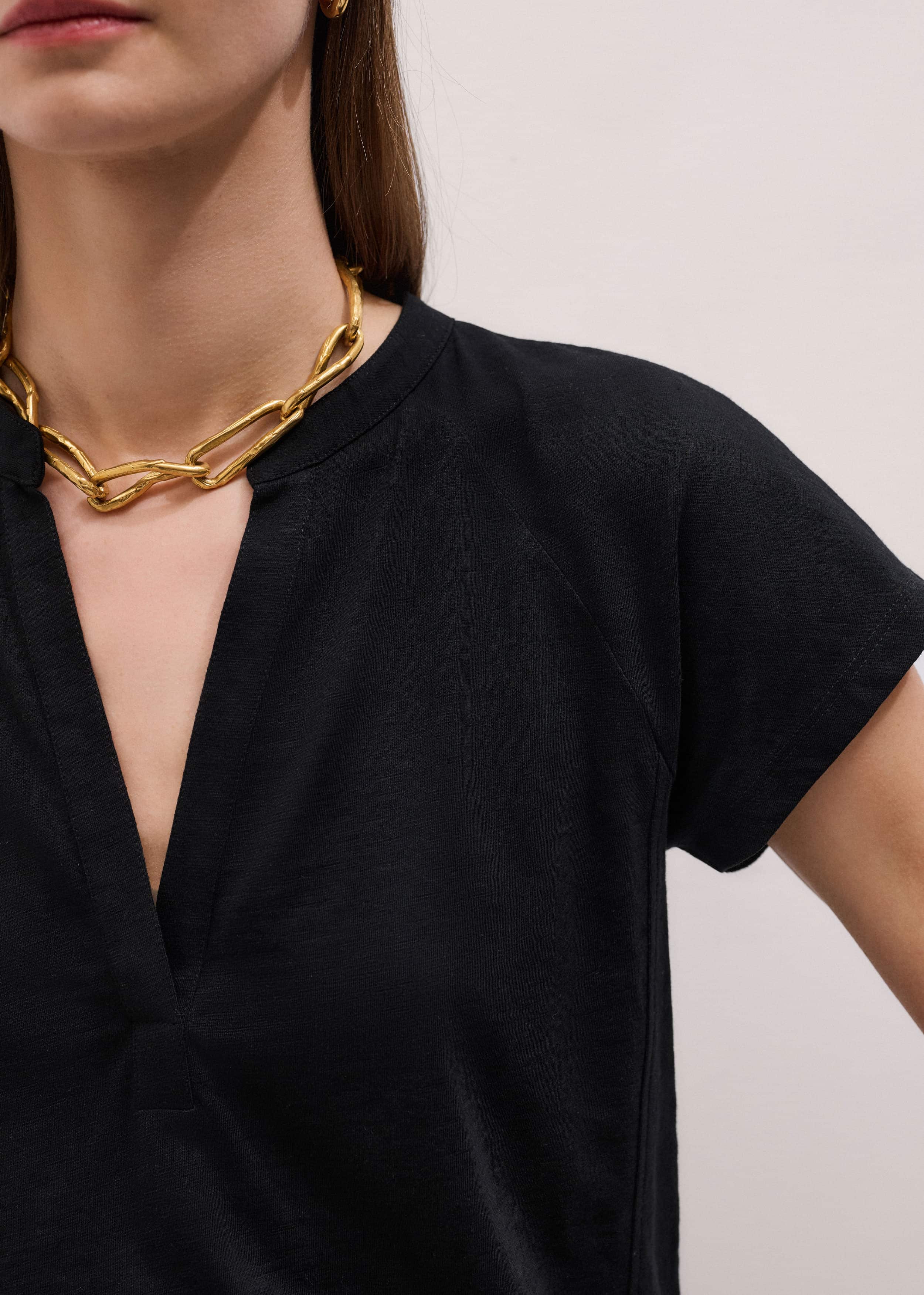 Black Open Placket Swing Top meandem